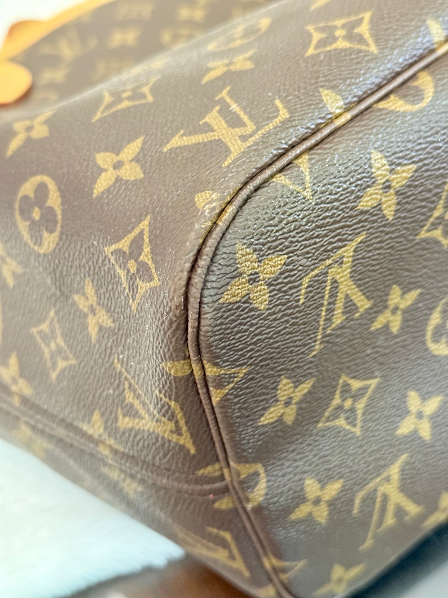 Louis Vuitton Neverfull MM Mono Cerise