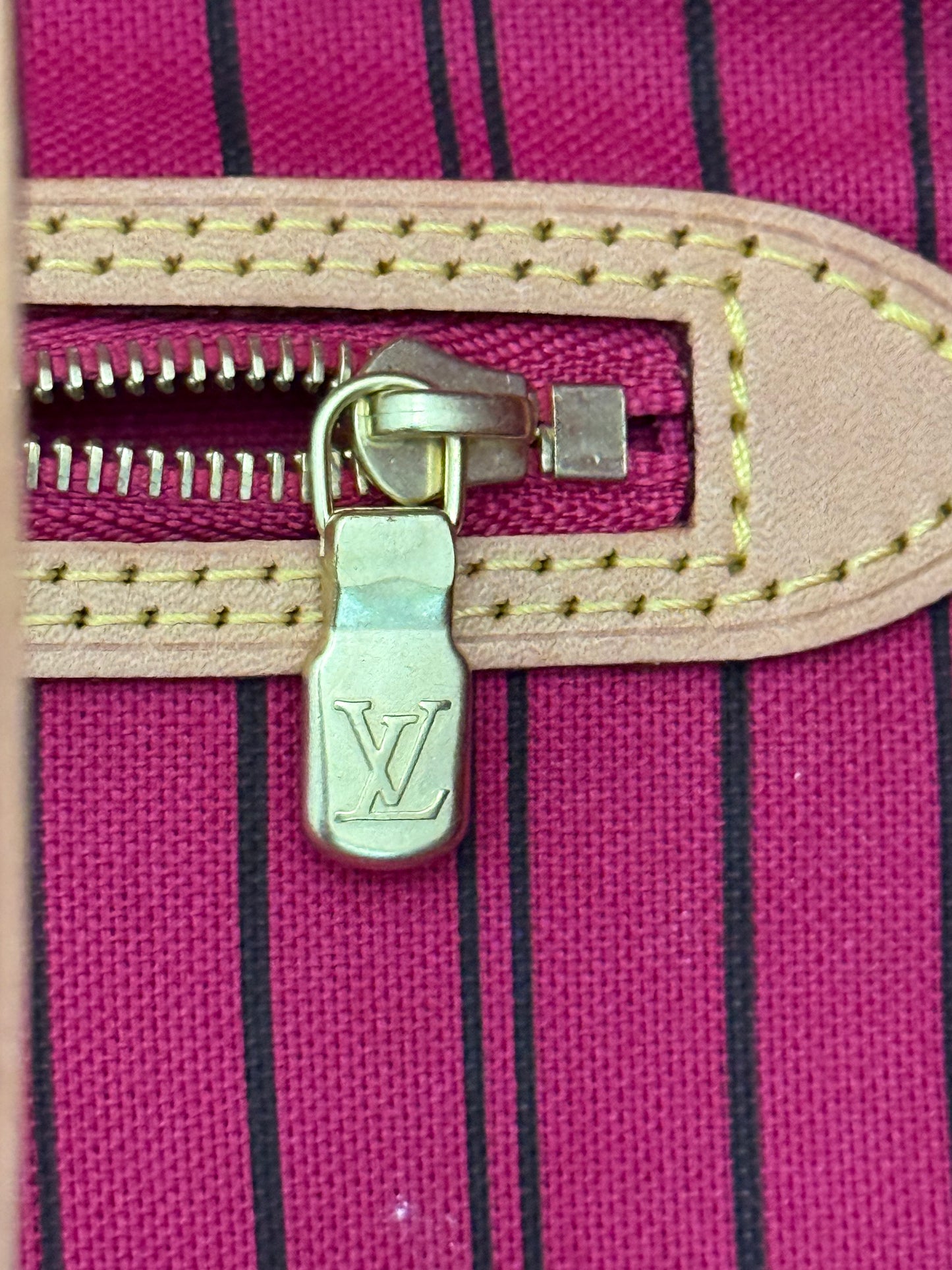 Loui Vuitton Neverfull MM Pivoine Bag and Pouch
