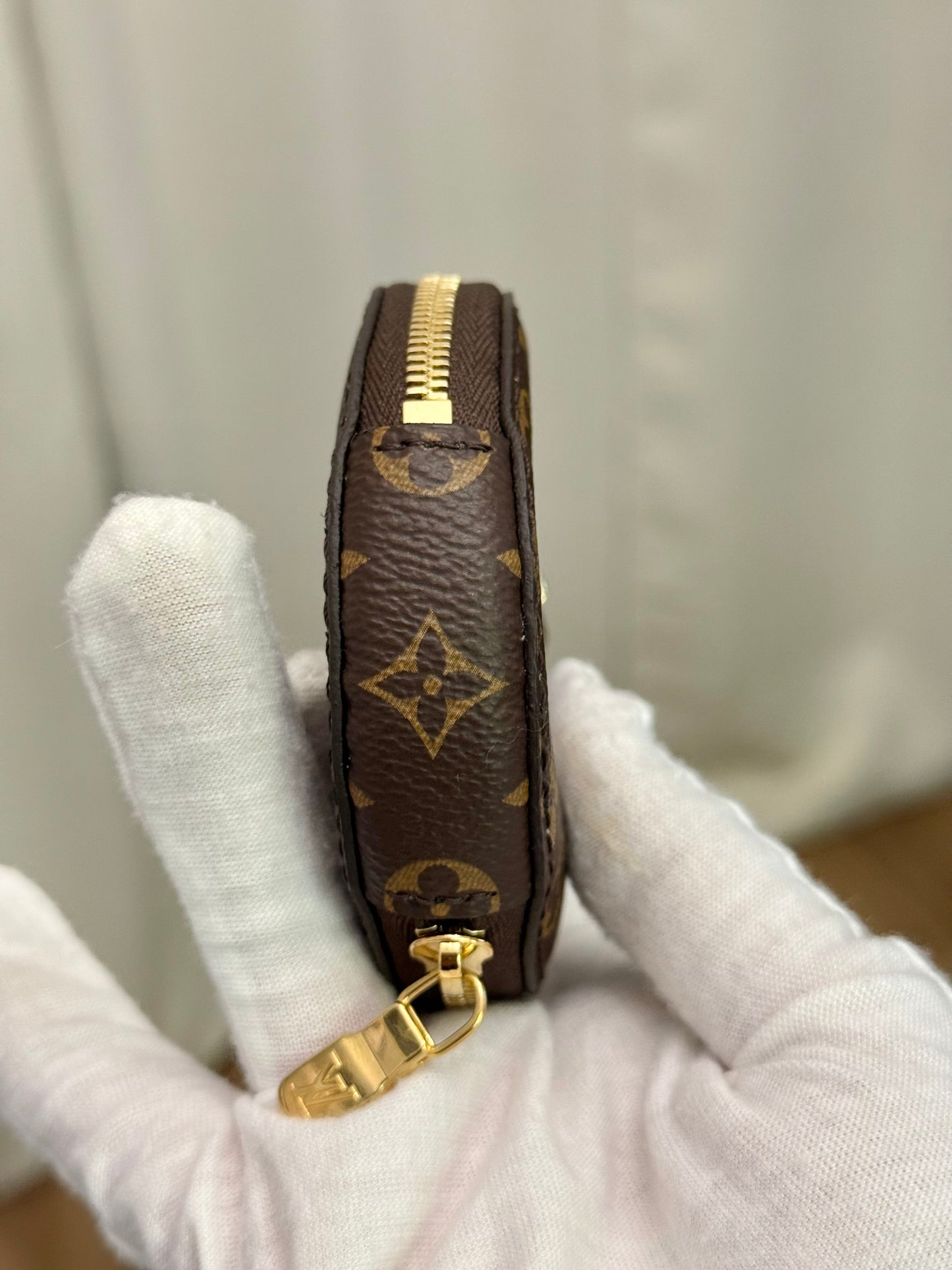 Louis Vuitton Round Coin Pouch Mono