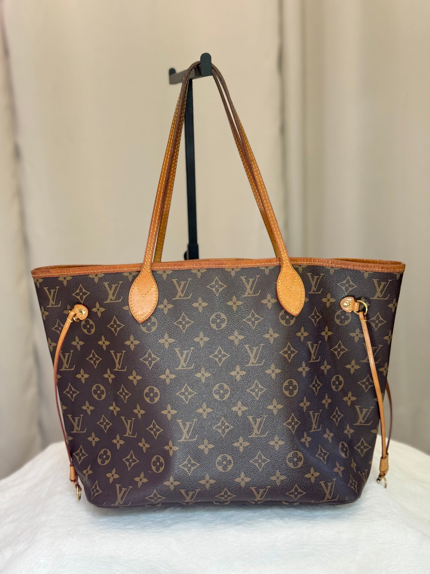 Louis Vuitton Neverfull MM Mono Beige