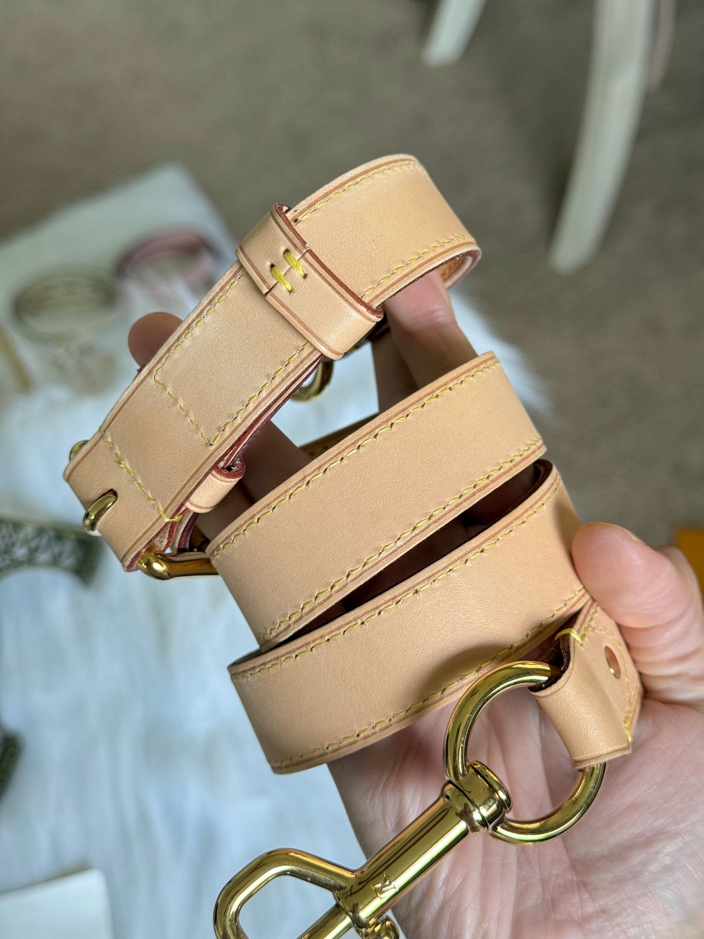 Louis Vuitton Adjustable Vachetta Strap J00109