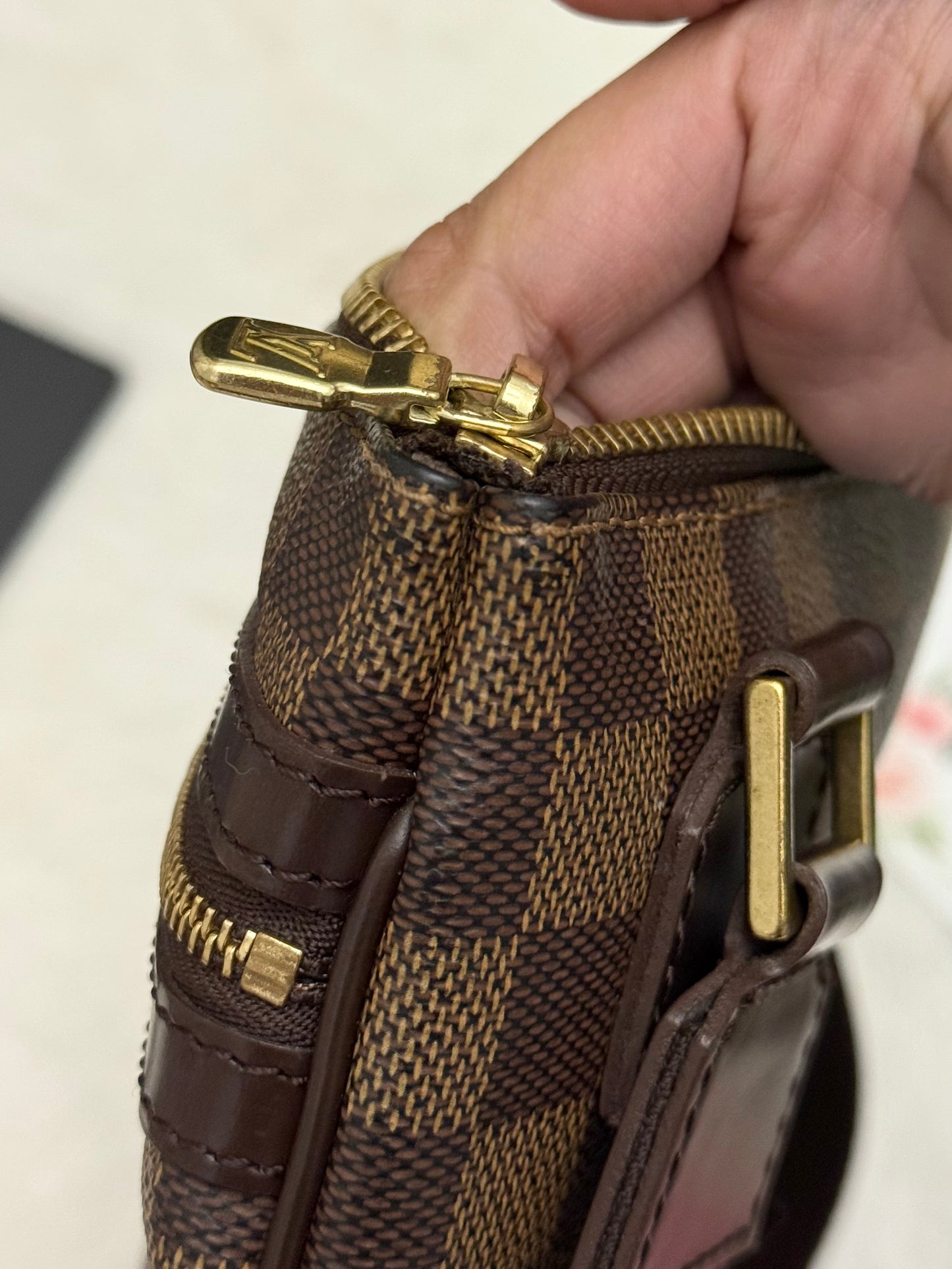 Louis Vuitton Pochette Bosphore DE