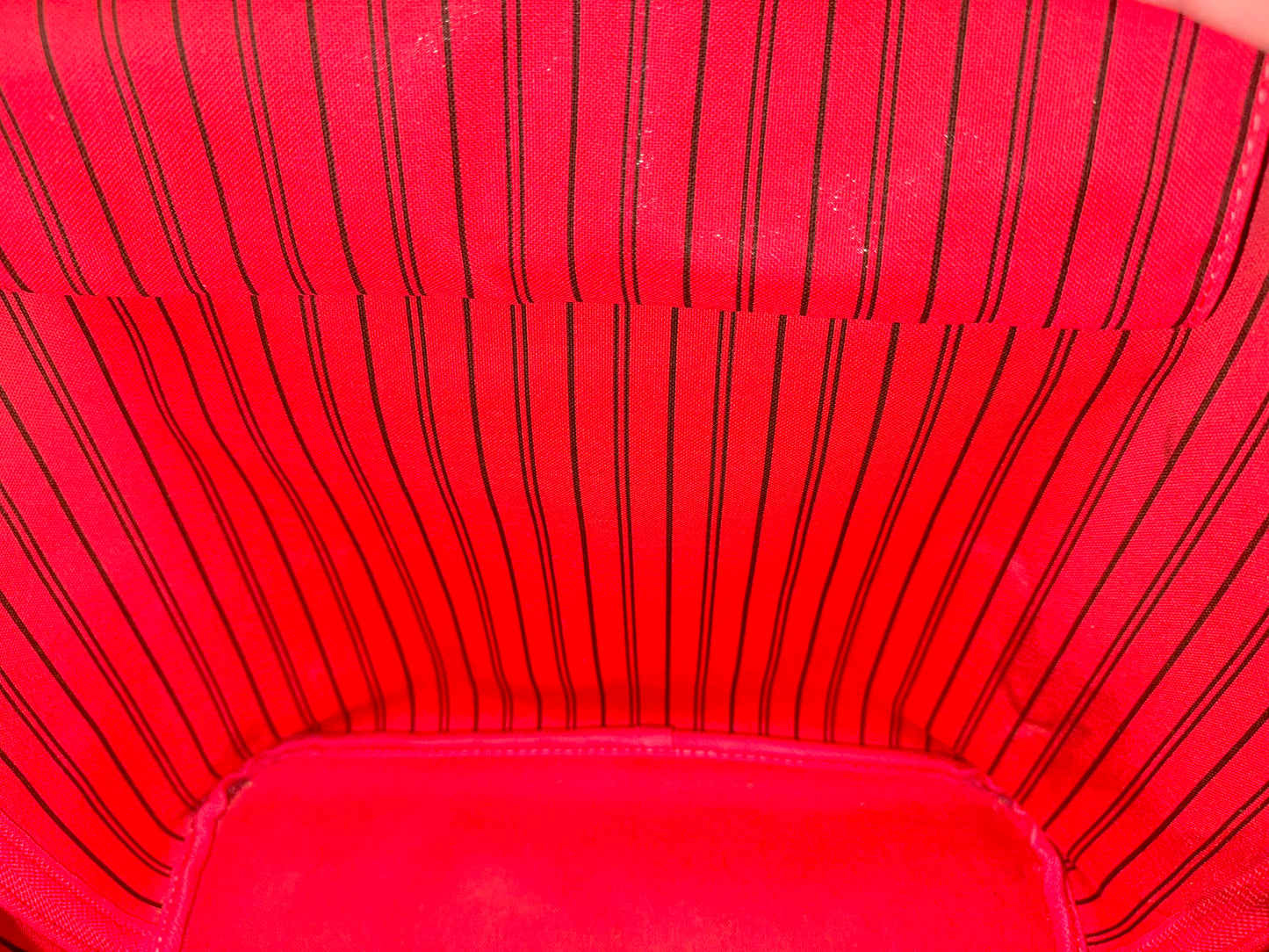 Louis Vuitton Neverfull MM Mono Cerise