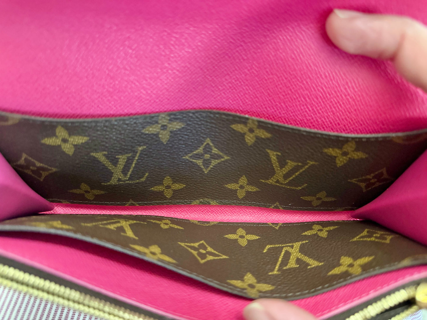 LIMITED EDITION Louis Vuitton Emilie Blooms Flower Wallet