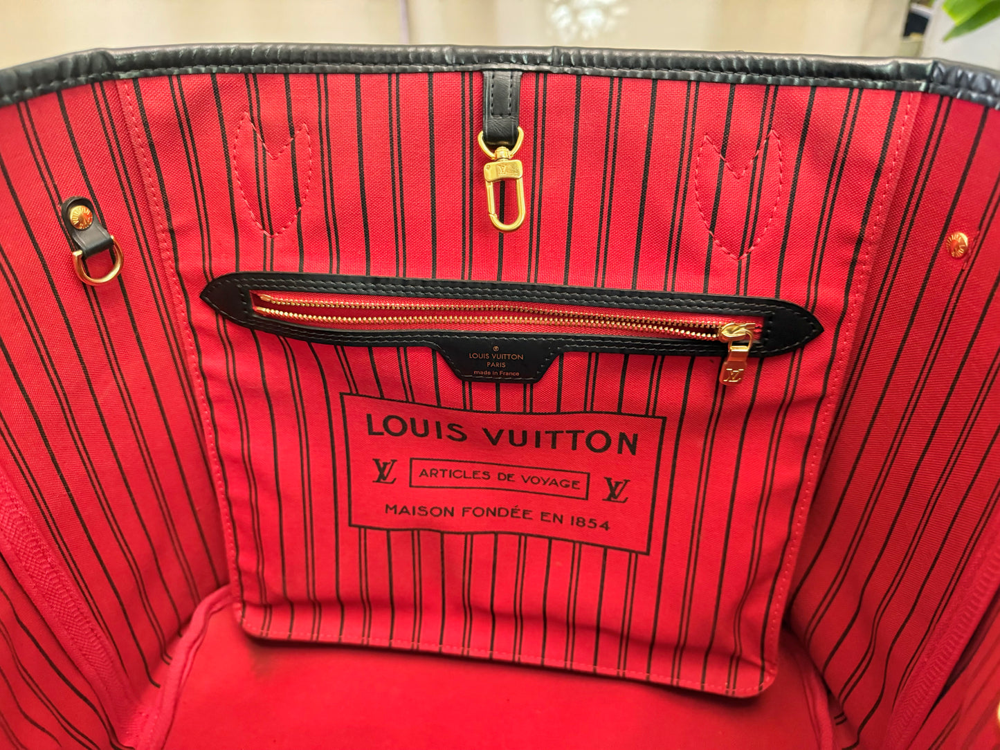 Louis Vuitton Neverfull MM World Tour Cerise