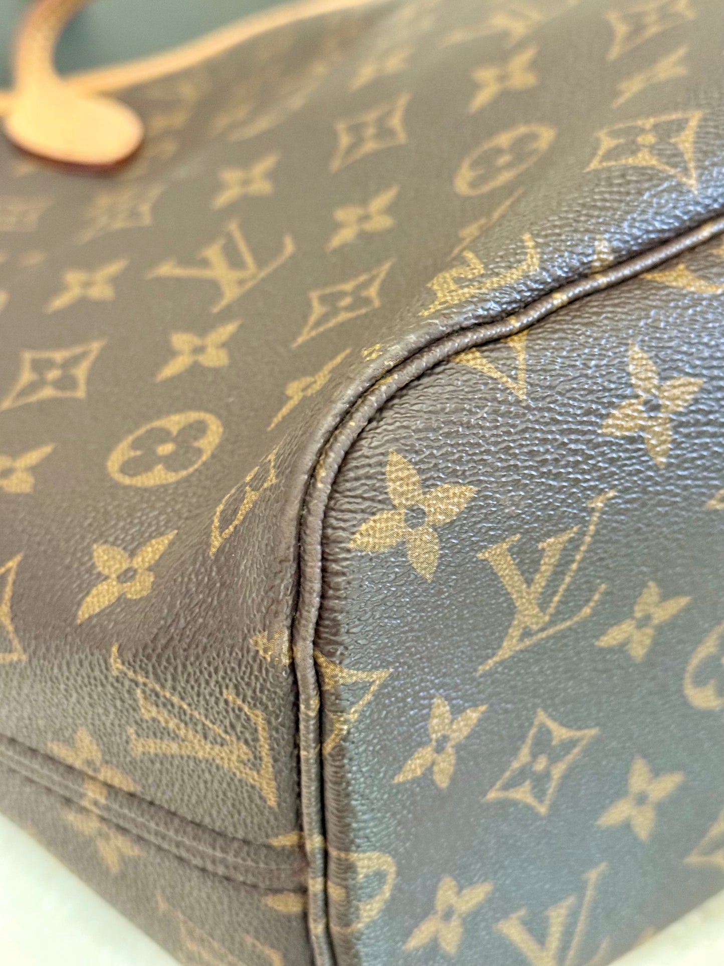 Louis Vuitton Neverfull MM Mono Cerise
