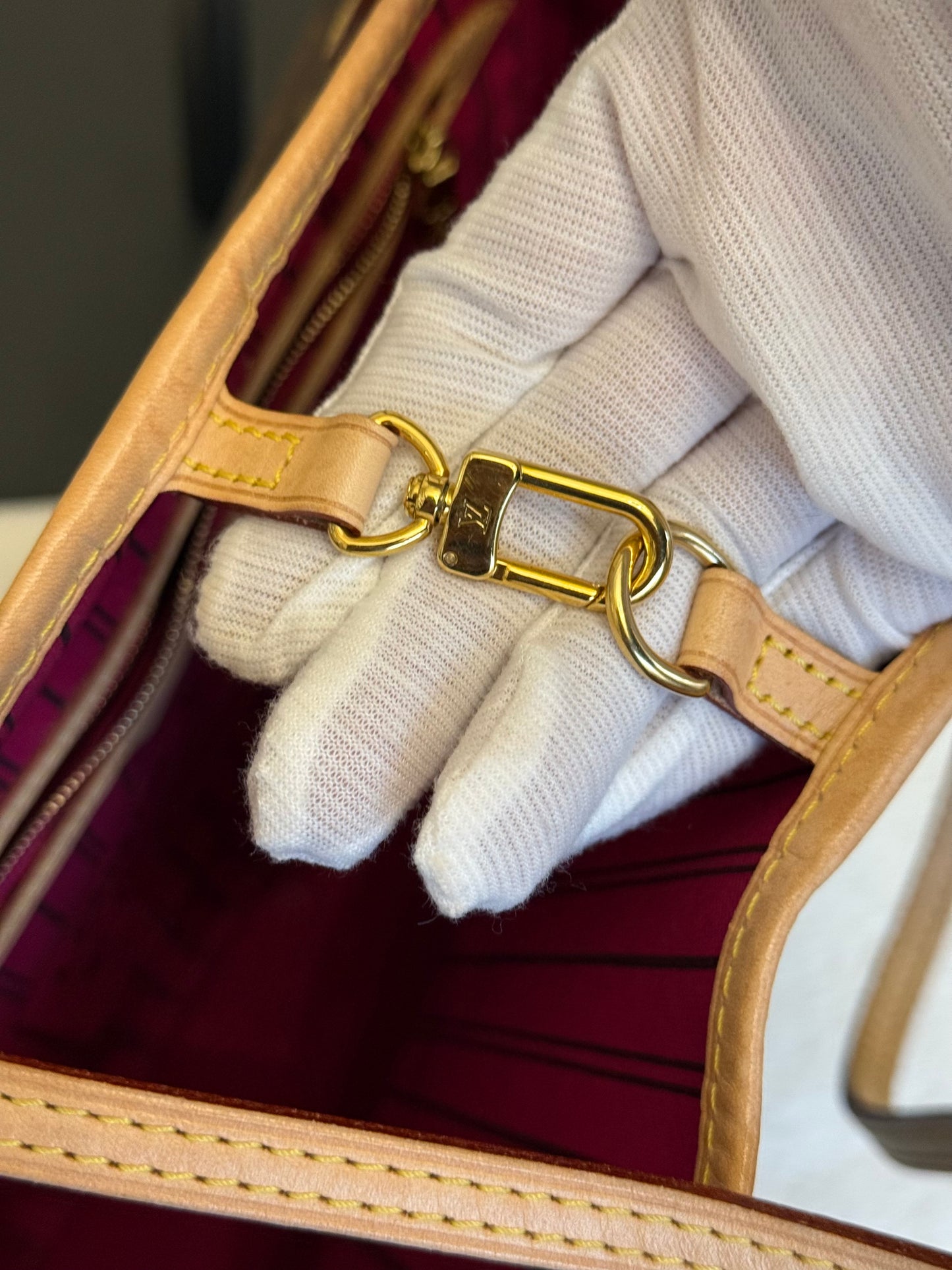 Louis Vuitton Neverfull MM Mono Pivoine Interior
