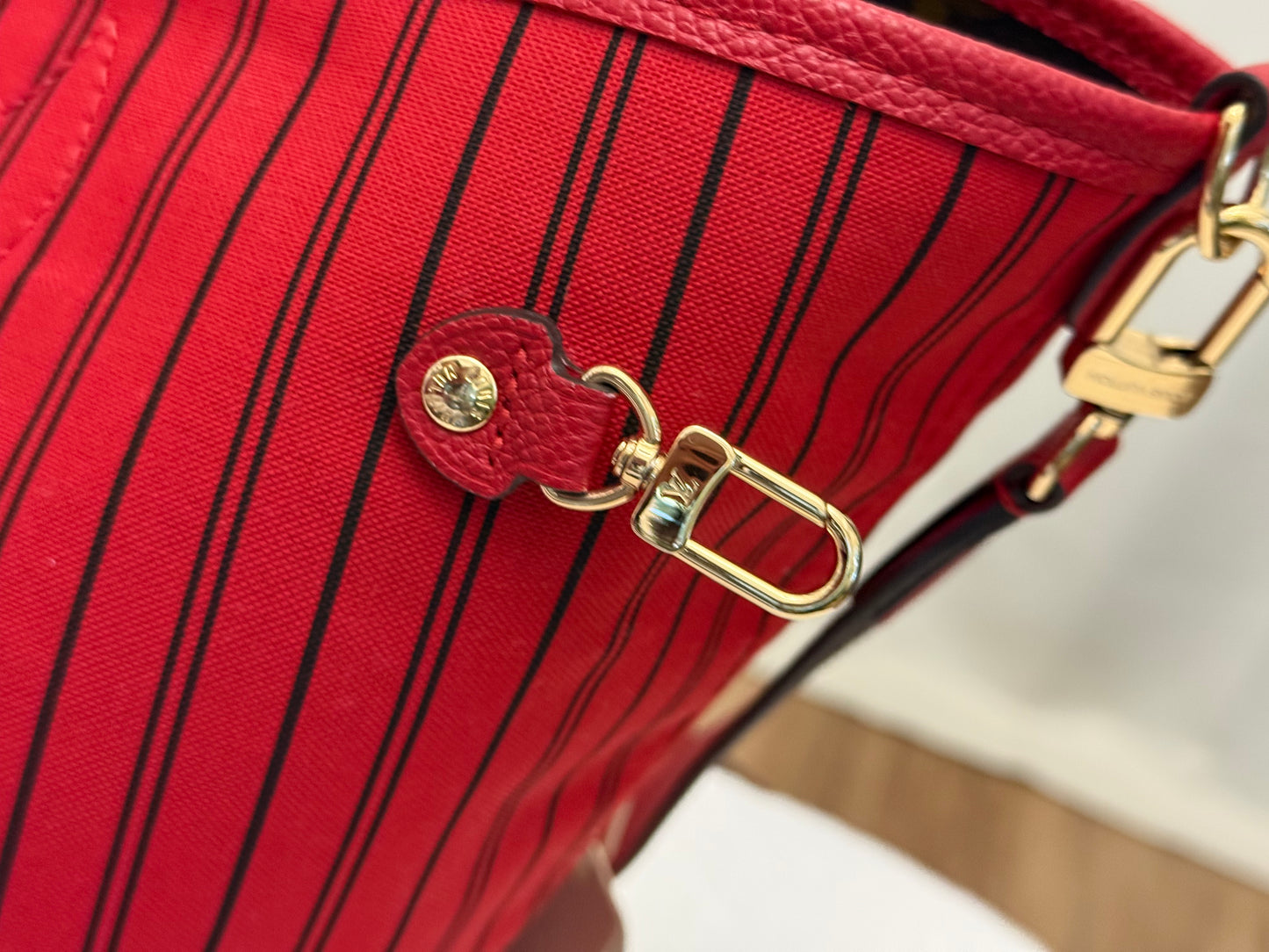 Louis Vuitton Neverfull MM Inside Out Bandouliere Safi Red