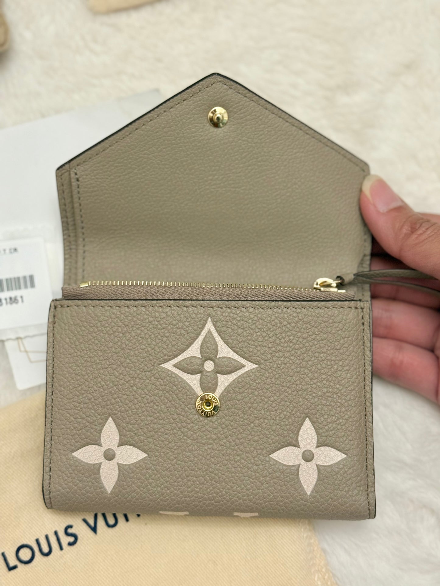 Louis Vuitton Victorine Bicolor Dove/Creme