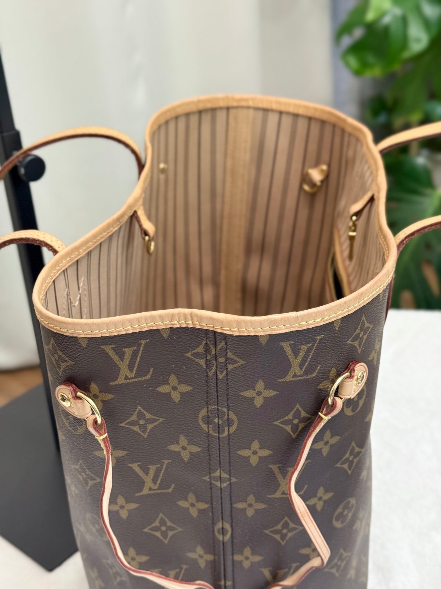 Louis Vuitton Neverfull MM Mono Bag and Pouch Set