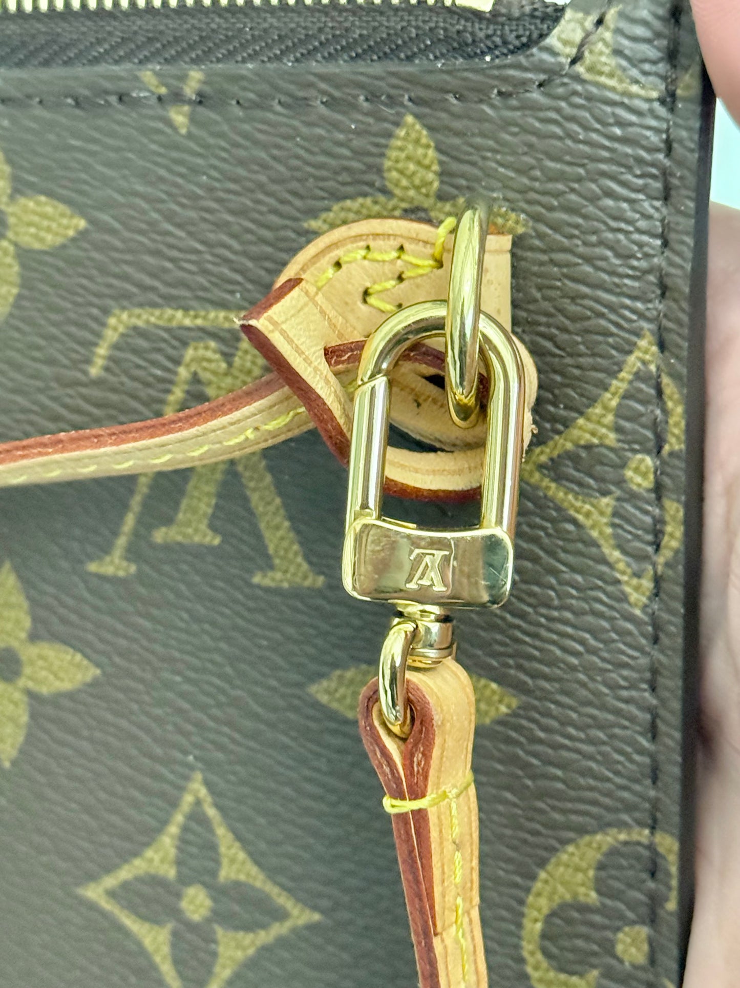Louis Vuitton Neverfull MM Mono Bag and Pouch Set