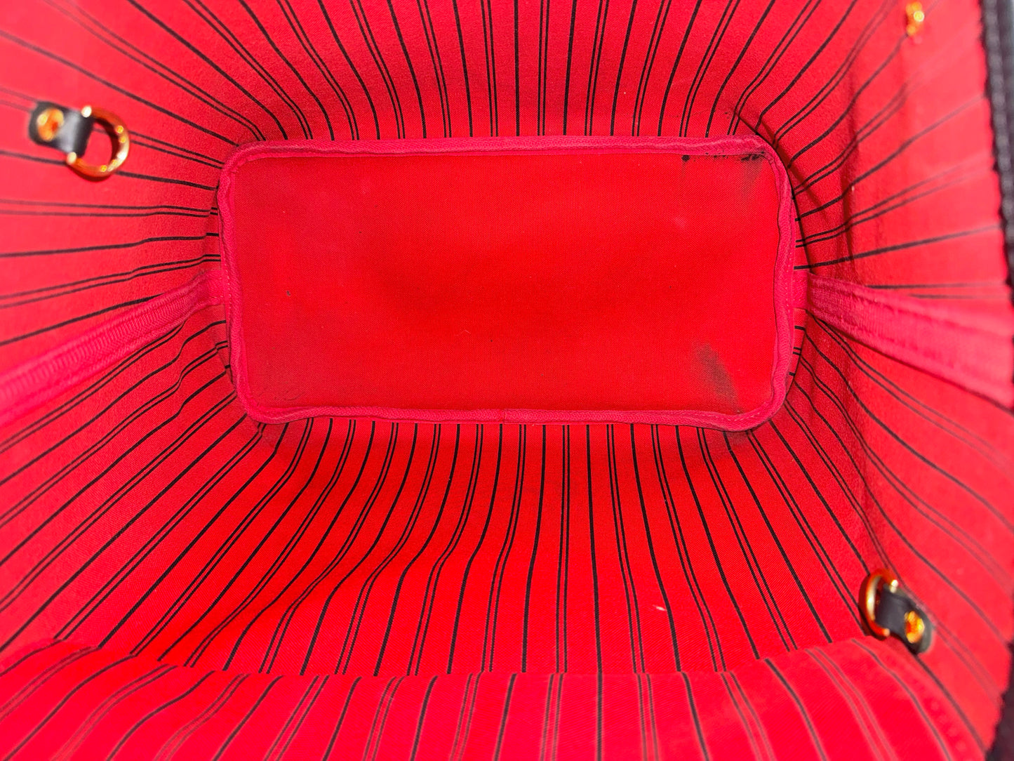 Louis Vuitton Neverfull MM World Tour Cerise
