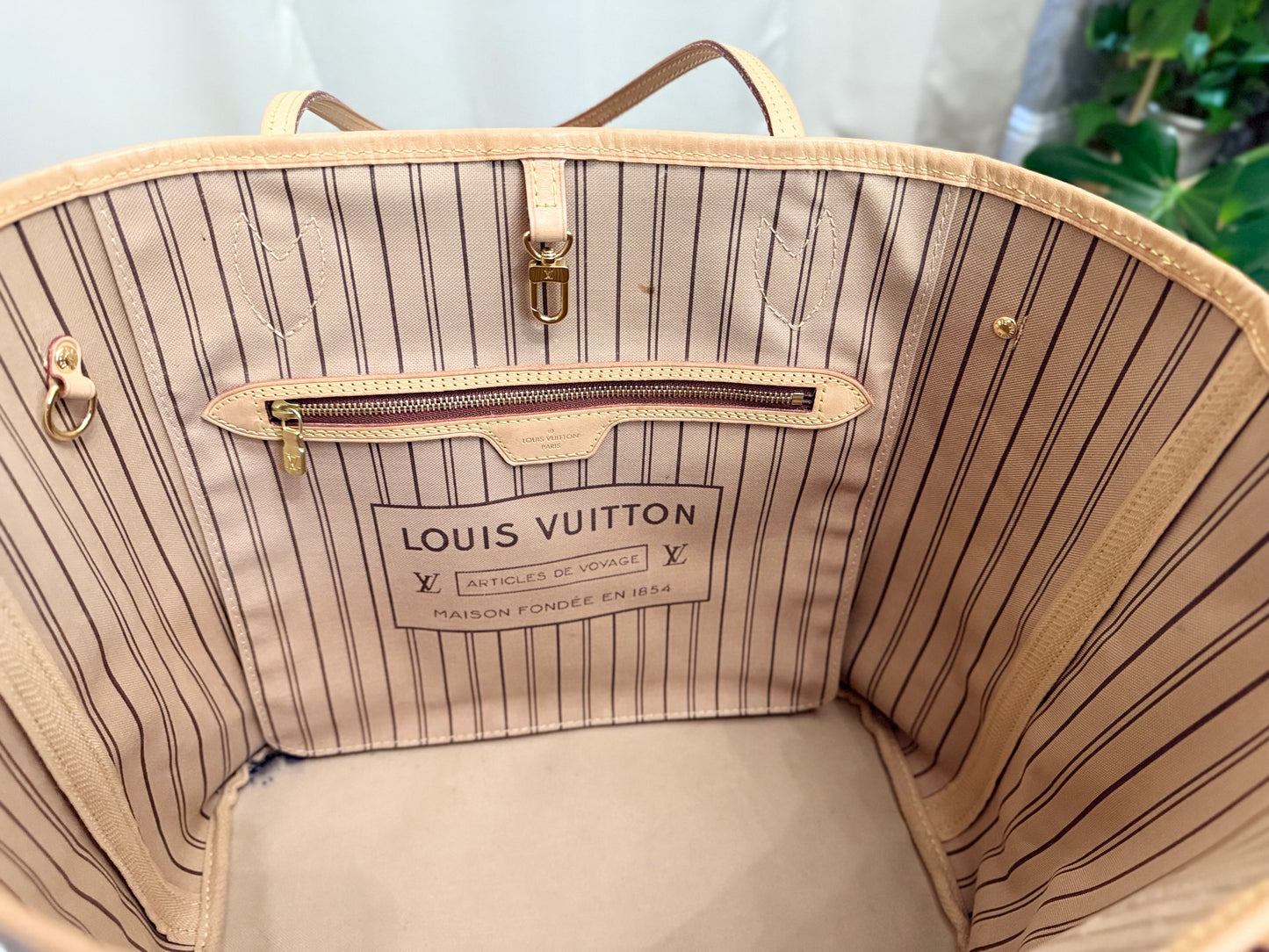 Louis Vuitton Neverfull MM Mono Bag and Pouch Set