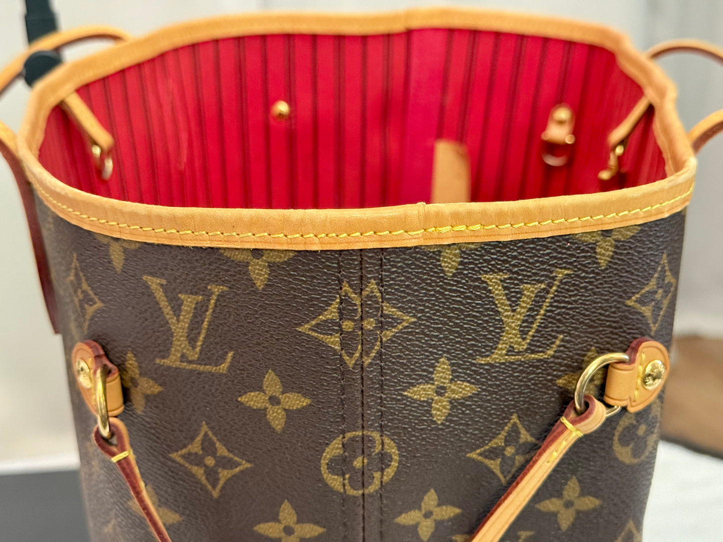 Louis Vuitton Neverfull MM Mono Cerise