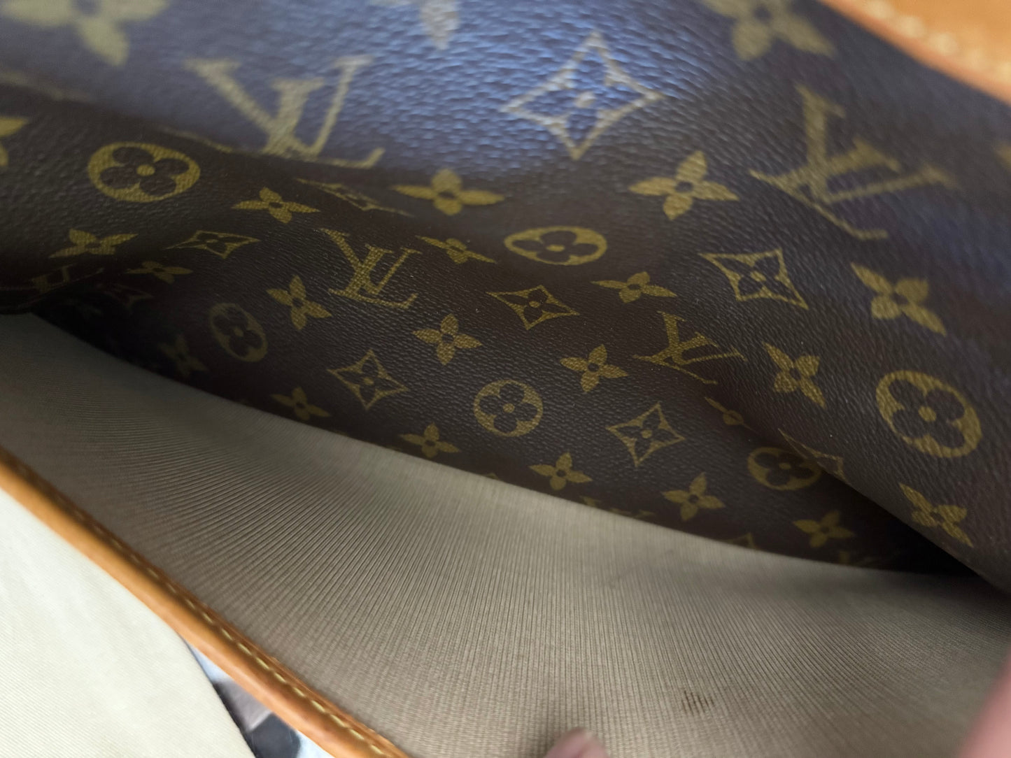 Louis Vuitton Deauville Mono