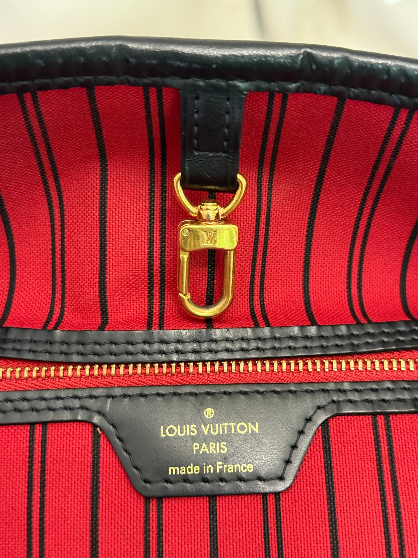 Louis Vuitton Neverfull MM World Tour Cerise