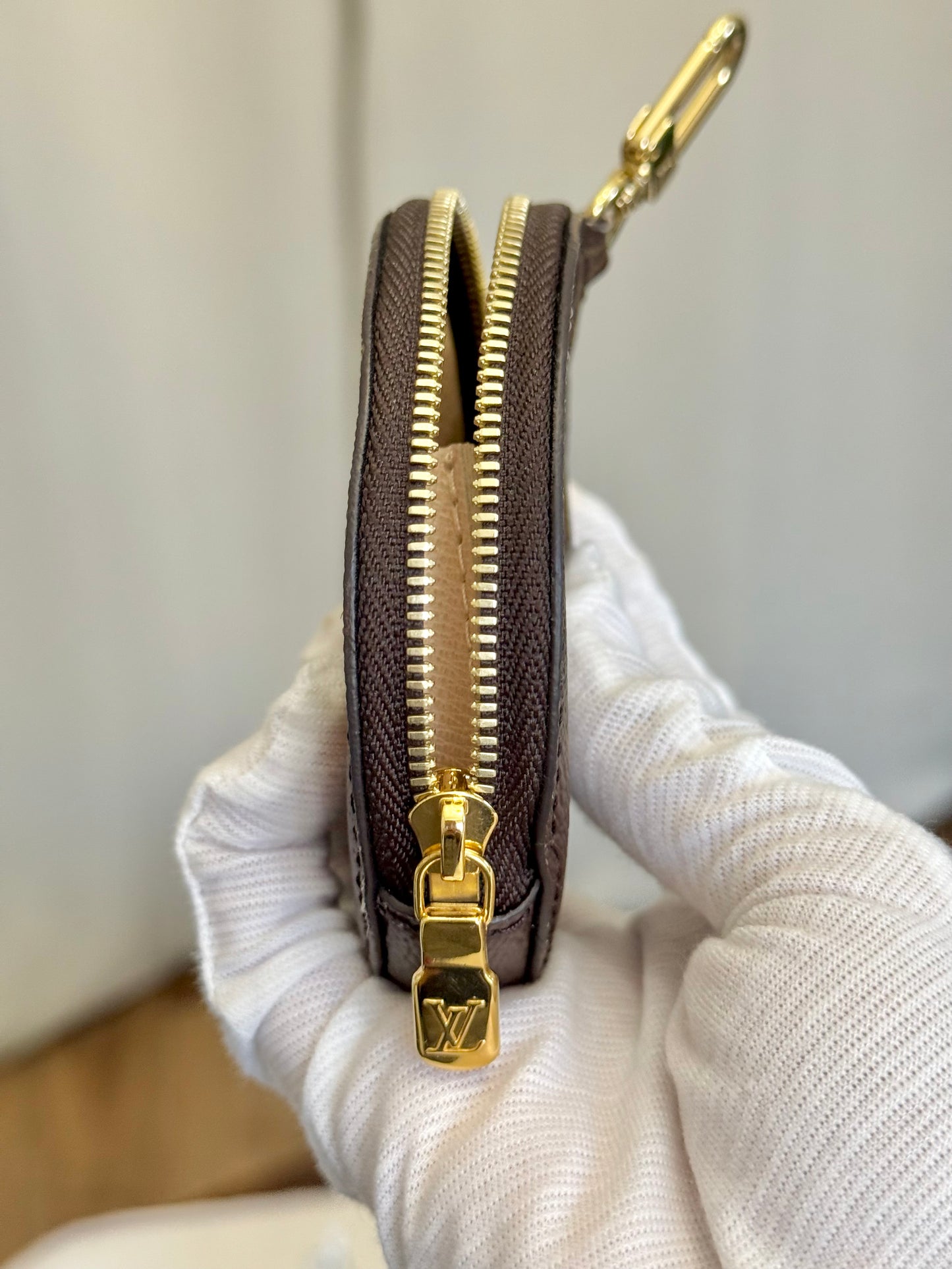 Louis Vuitton Round Coin Purse/Pouch Mono