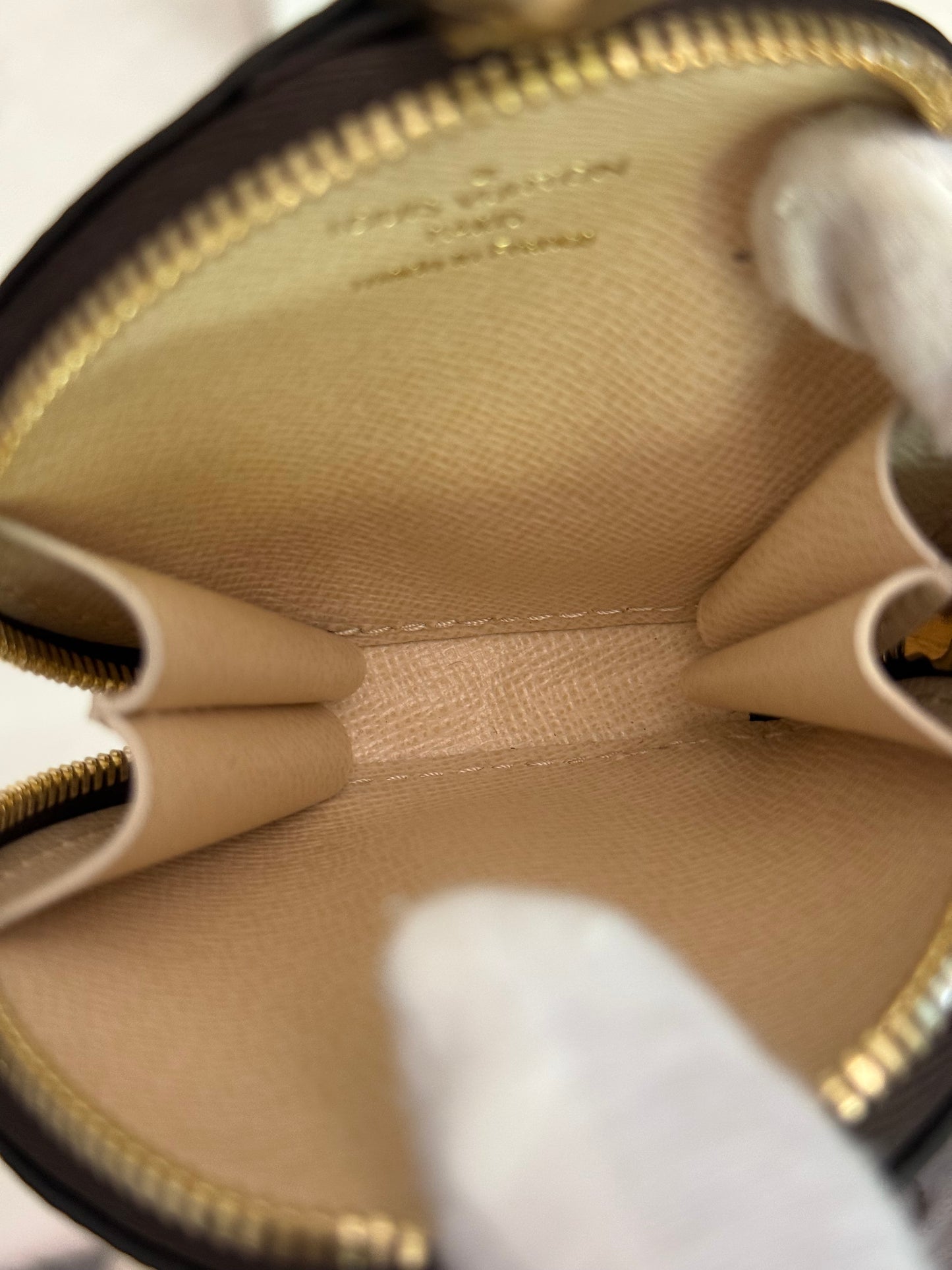 Louis Vuitton Round Coin Pouch Mono