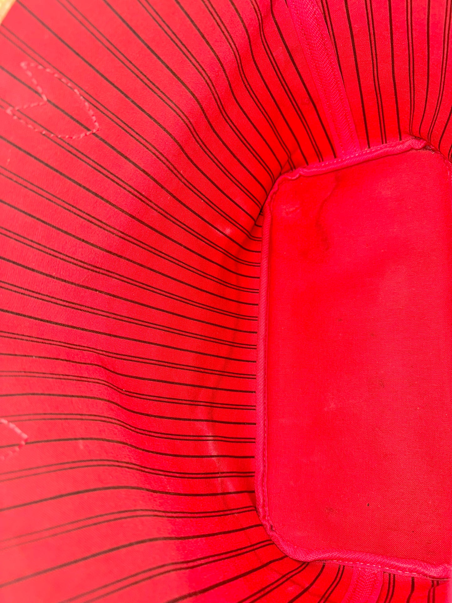 Louis Vuitton Neverfull MM Mono Cerise