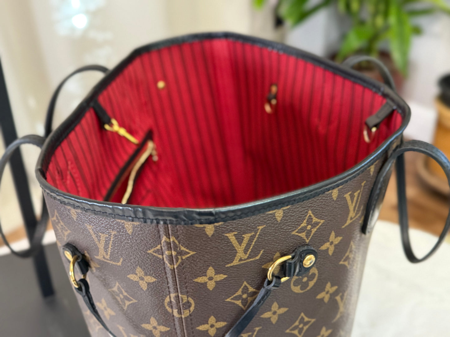 Louis Vuitton Neverfull MM World Tour Cerise