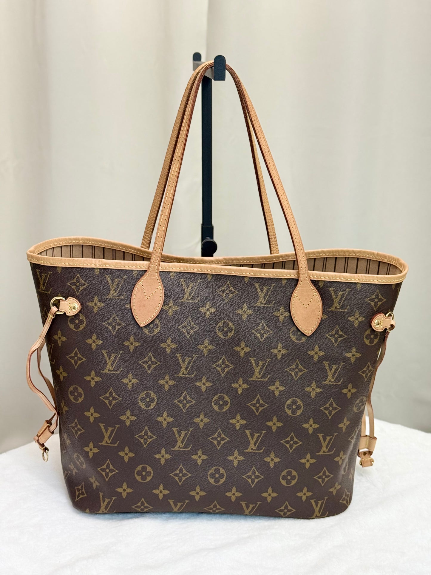 Louis Vuitton Neverfull MM Mono Bag and Pouch Set