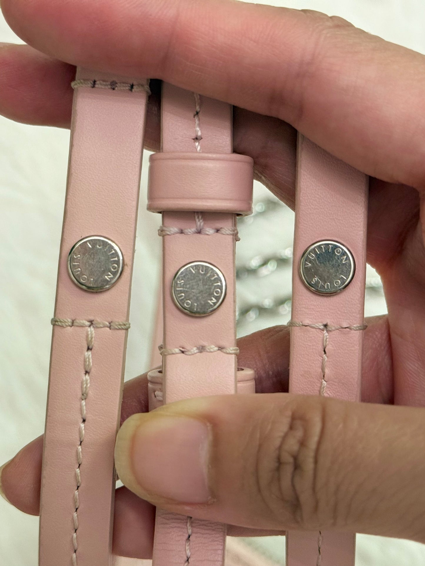 Louis Vuitton Easy Pouch on Strap Epi Rose Ballerine