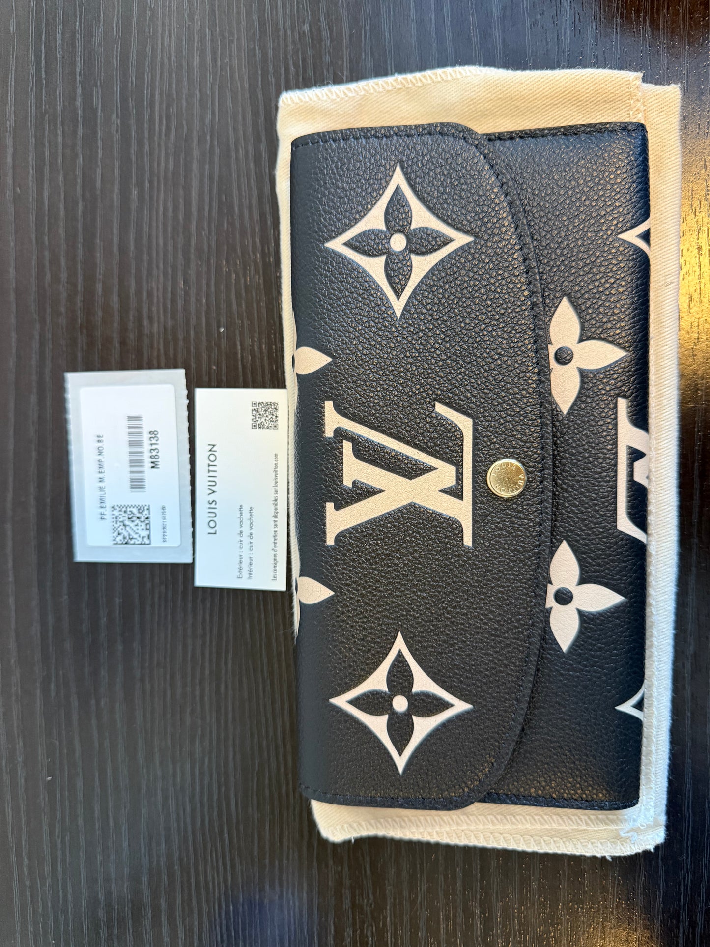 Louis Vuitton Emilie Bicolor Wallet black/creme