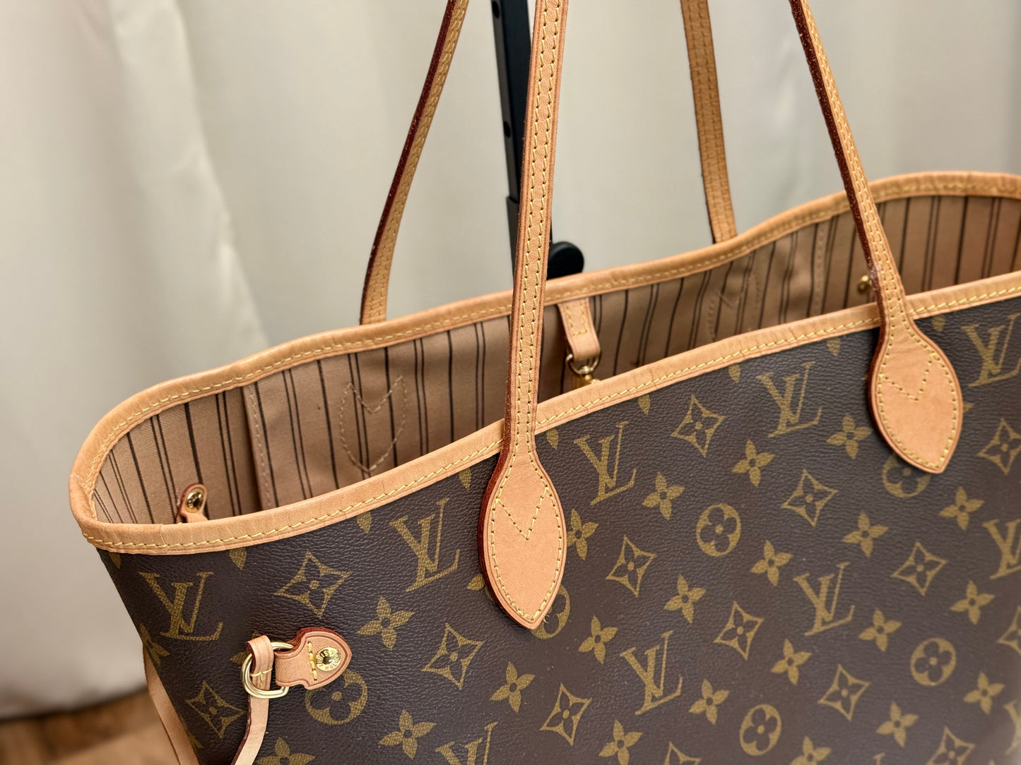 Louis Vuitton Neverfull MM Mono Bag and Pouch Set