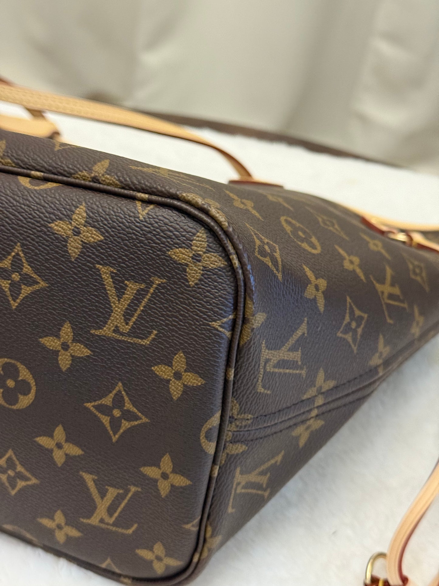 Louis Vuitton Neverfull MM Mono Cerise