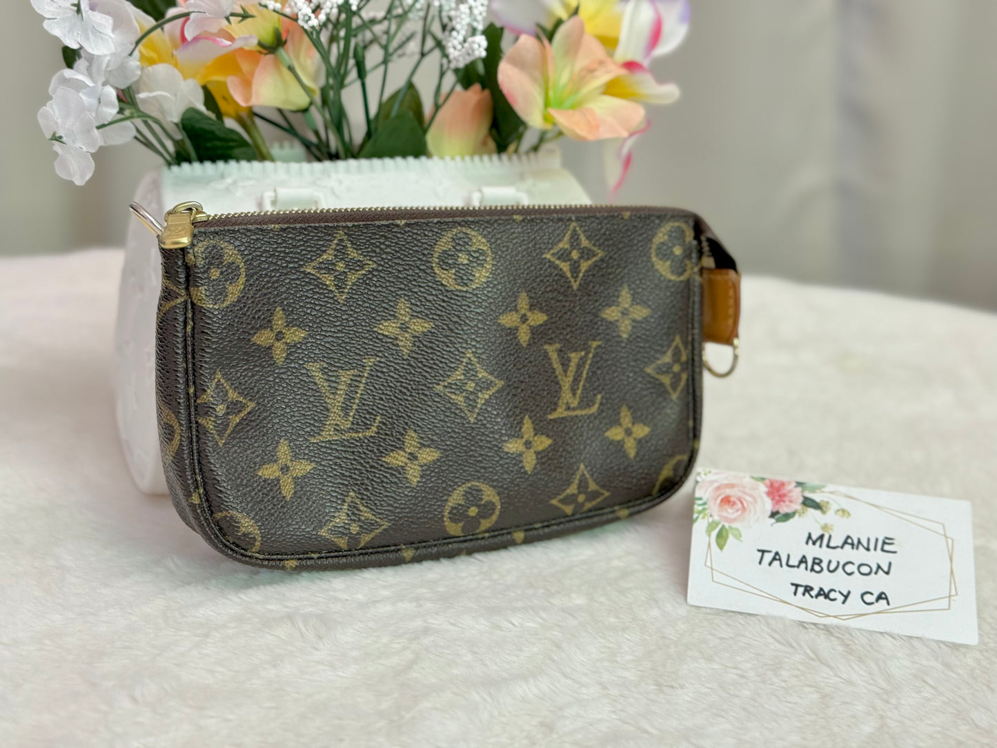 Louis Vuitton Bucket Pochette Mono