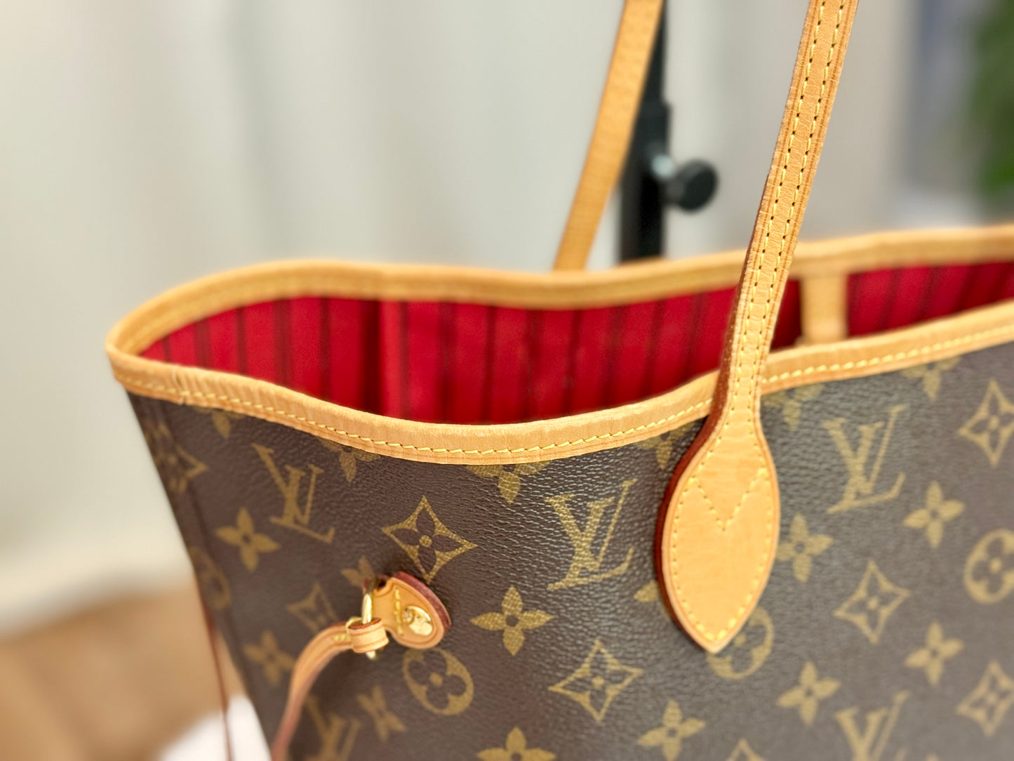 Louis Vuitton Neverfull MM Mono Cerise
