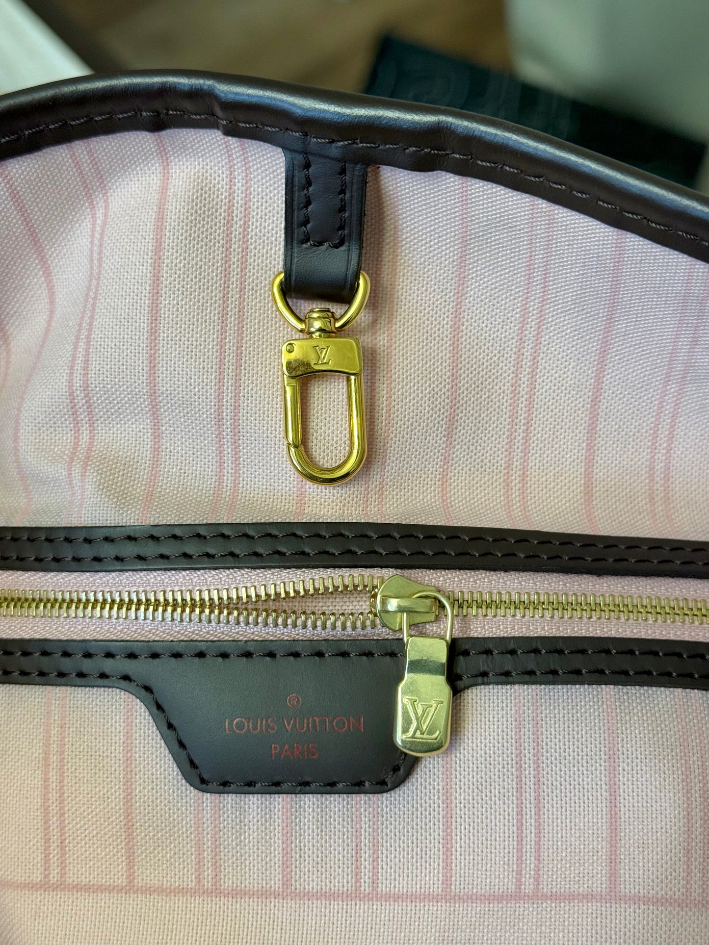 Louis Vuitton Neverfull MM Damier Ebene Rose Ballerine