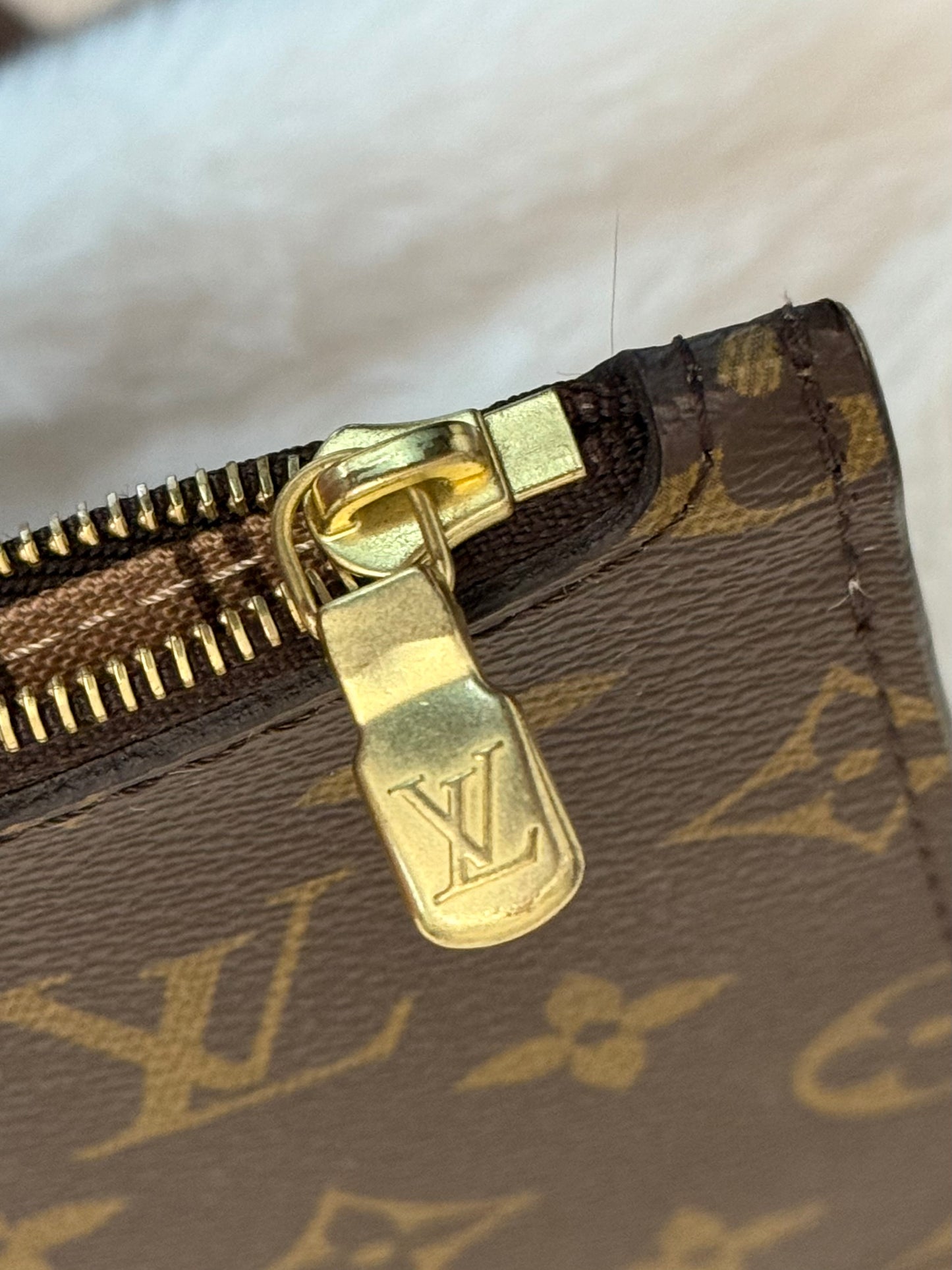 Louis Vuitton Neverfull MM Mono Bag and Pouch Set