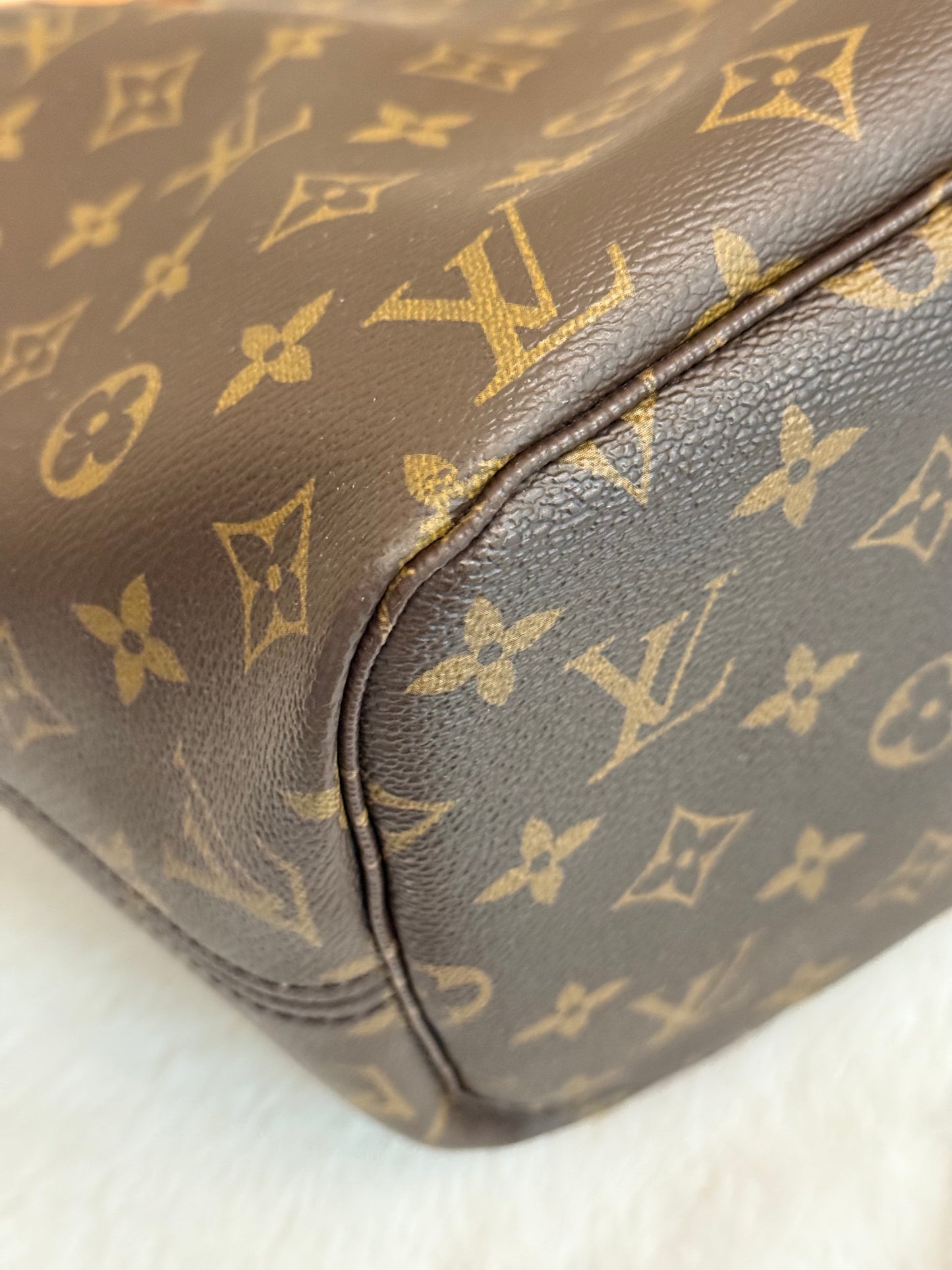 Louis Vuitton Neverfull MM Mono Bag and Pouch Set