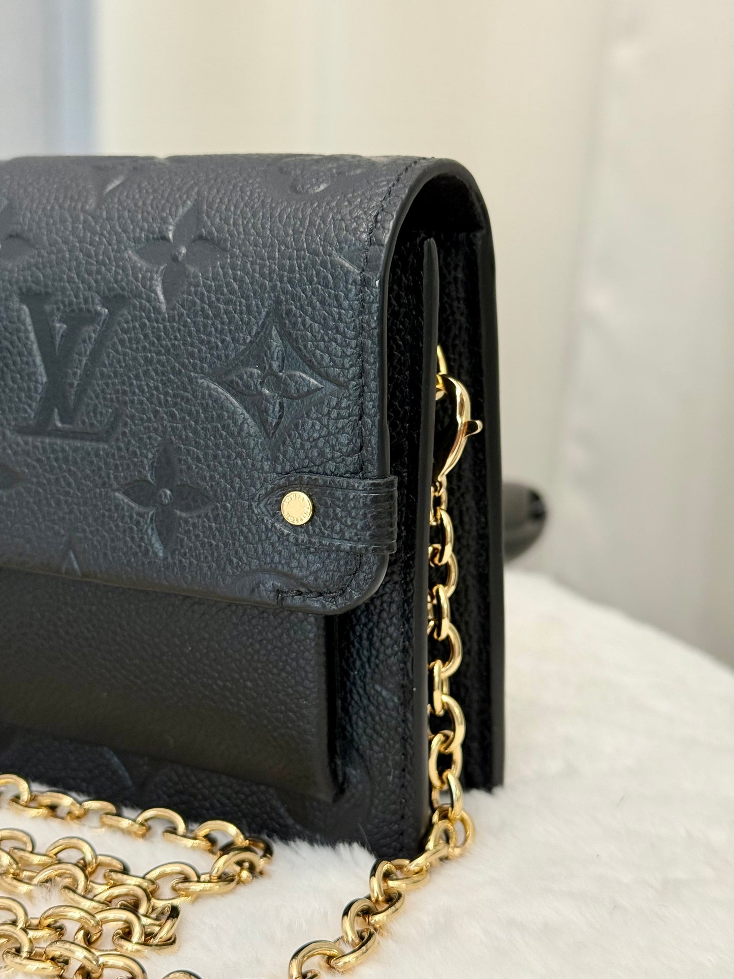Louis Vuitton Vavin Chain Wallet Mono Empreinte Noir/Black