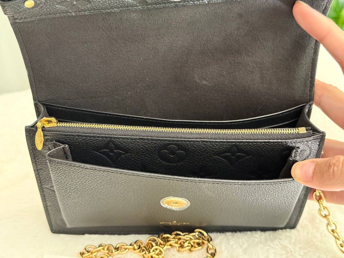 Louis Vuitton Vavin Chain Wallet Mono Empreinte Noir/Black