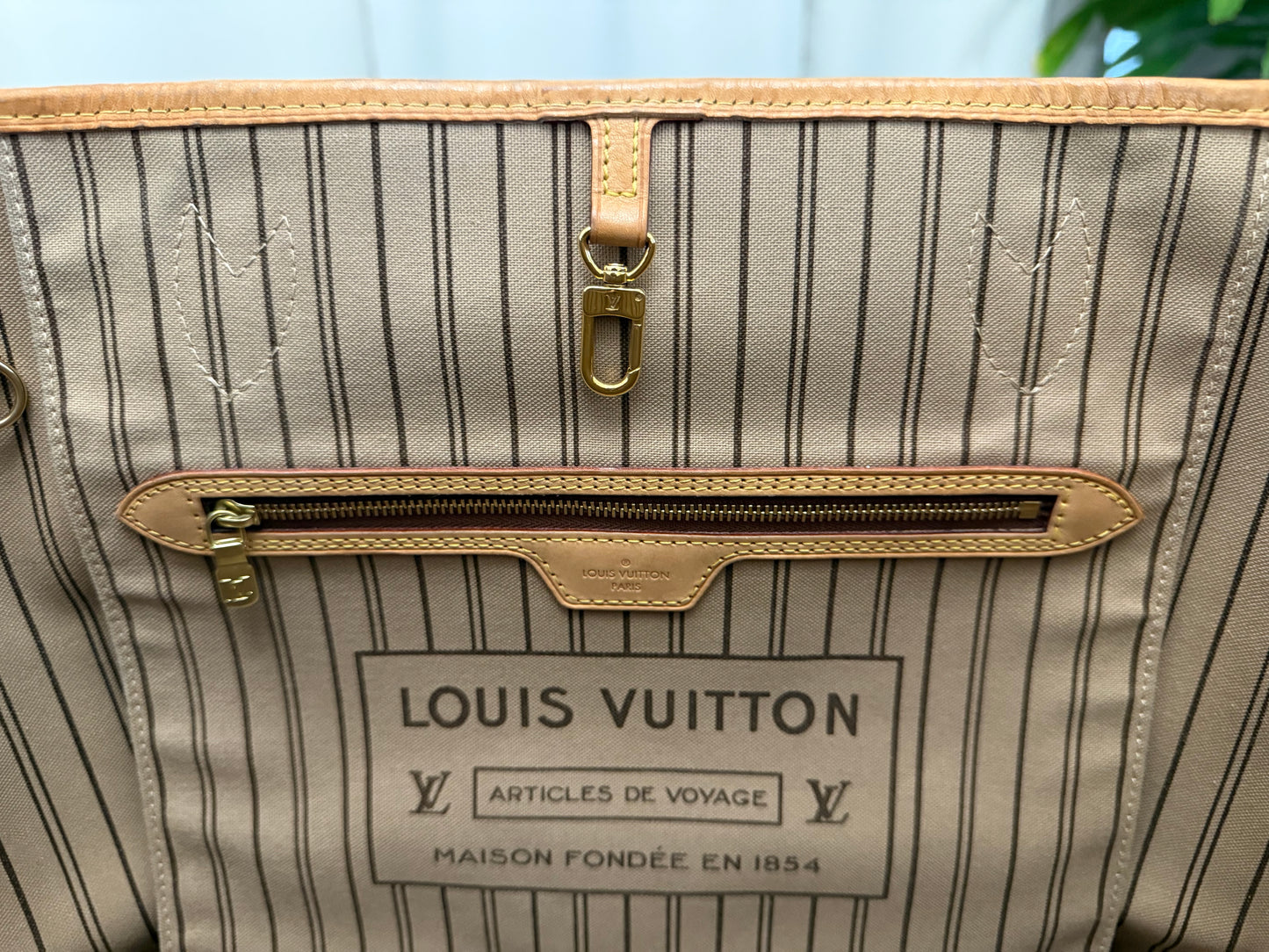 Louis Vuitton Neverfull MM Mono Beige