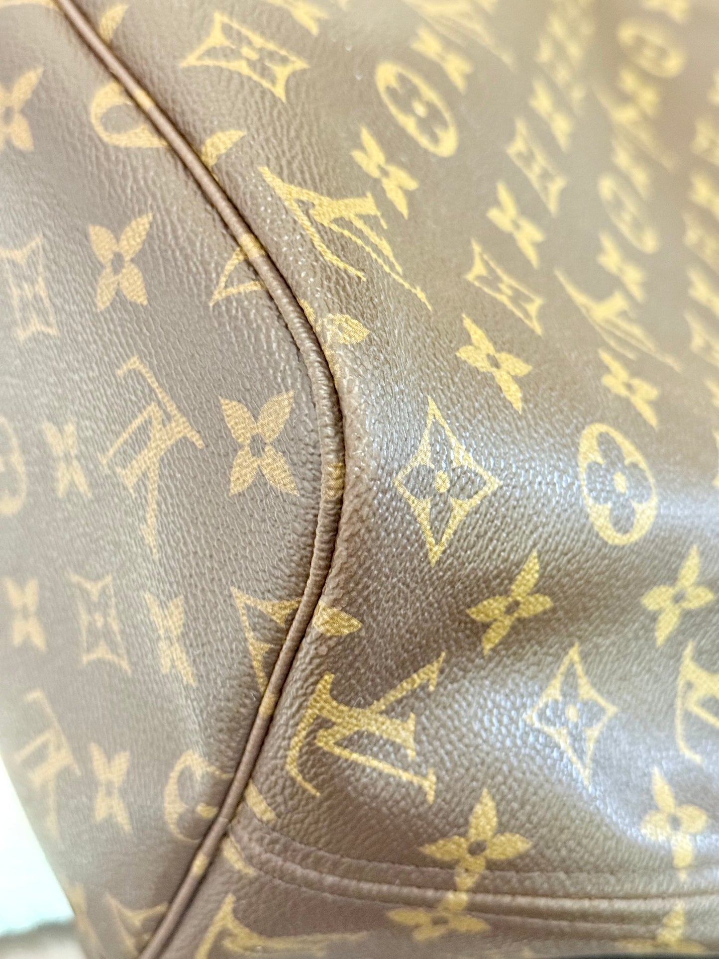 Louis Vuitton Neverfull MM Mono Cerise