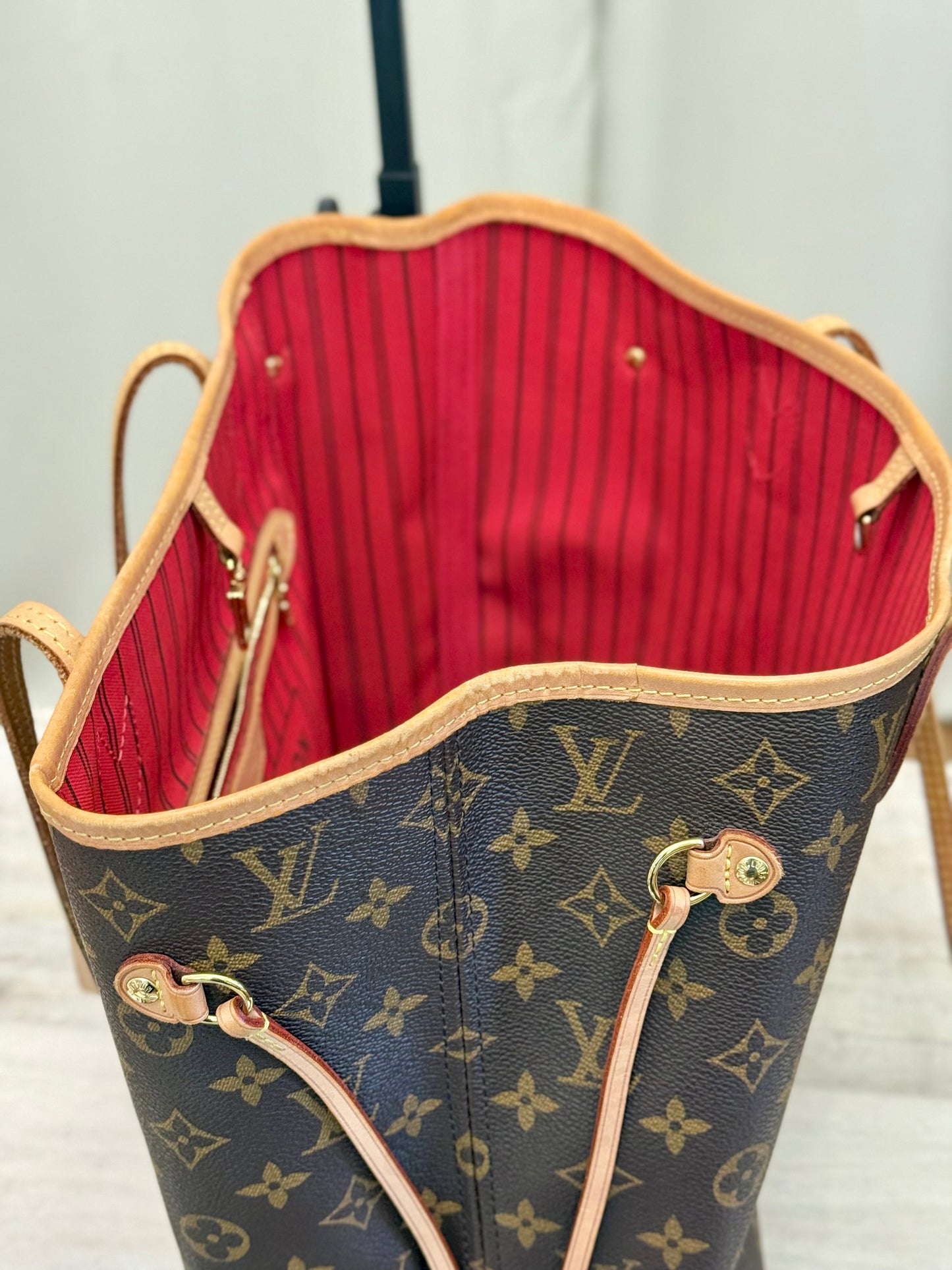 Louis Vuitton Neverfull MM Mono Cerise