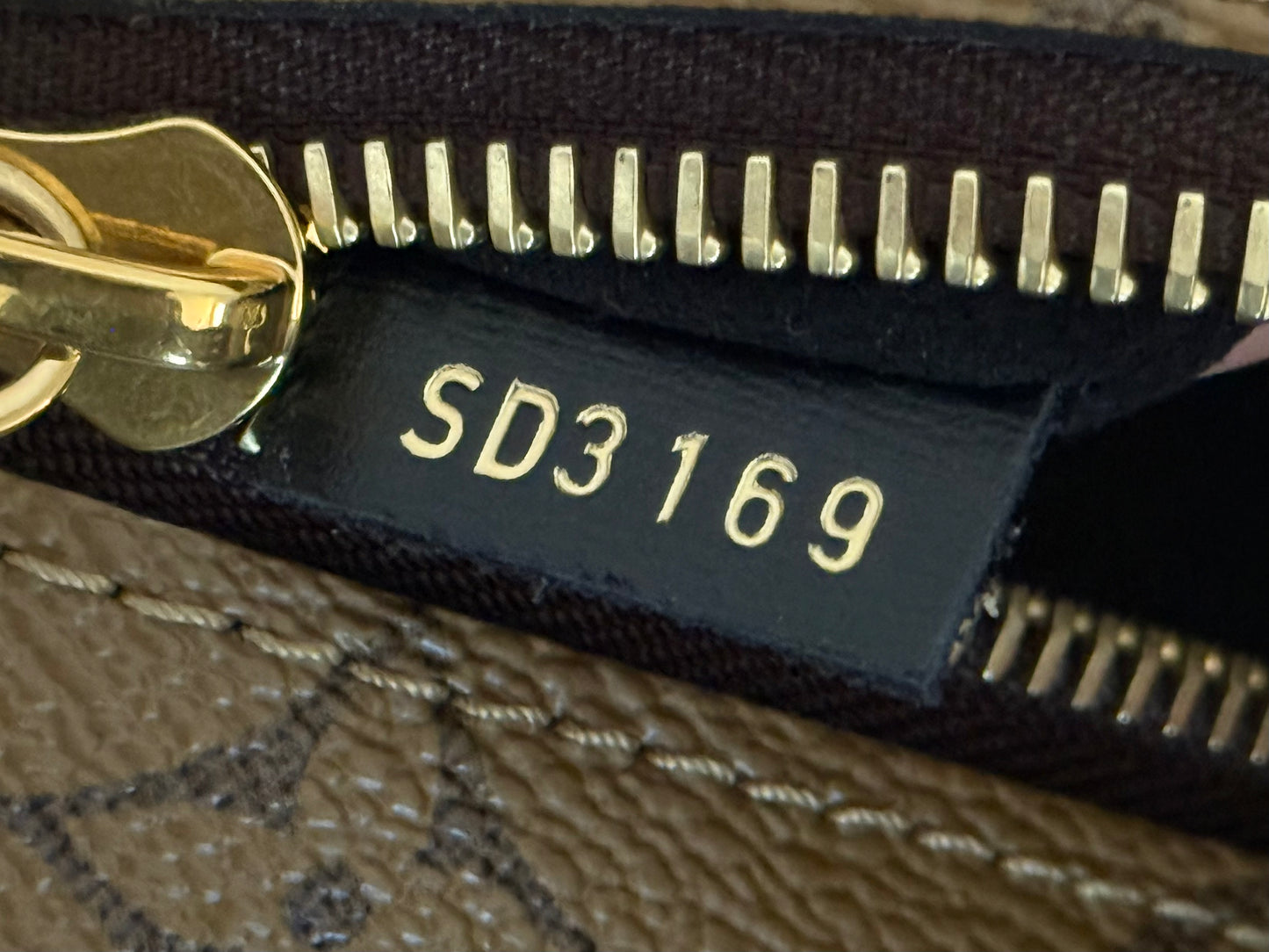 Louis Vuitton Pochette Metis Mono Reverse