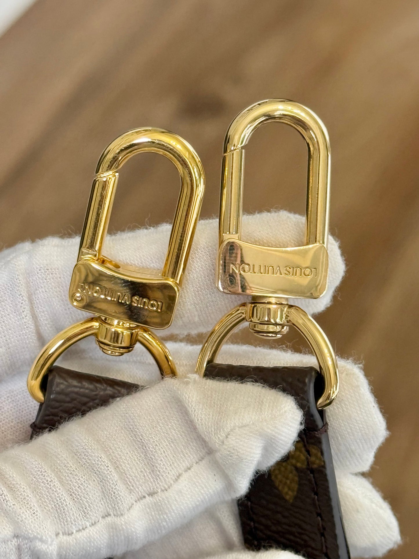 Louis Vuitton Pochette Metis Mono