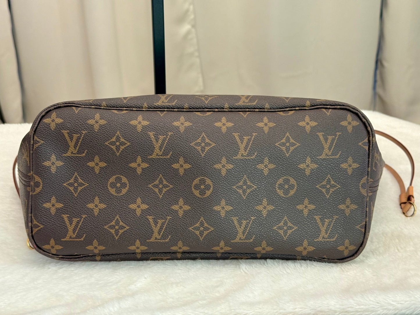 Louis Vuitton Neverfull MM Mono Cerise