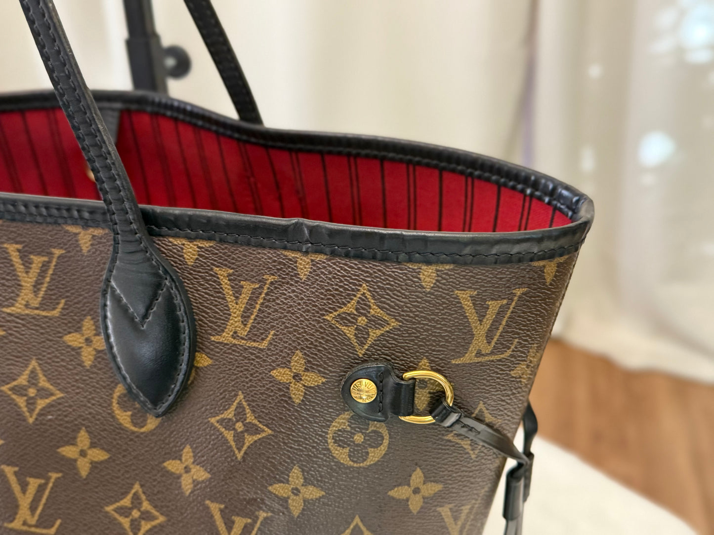 Louis Vuitton Neverfull MM World Tour Cerise