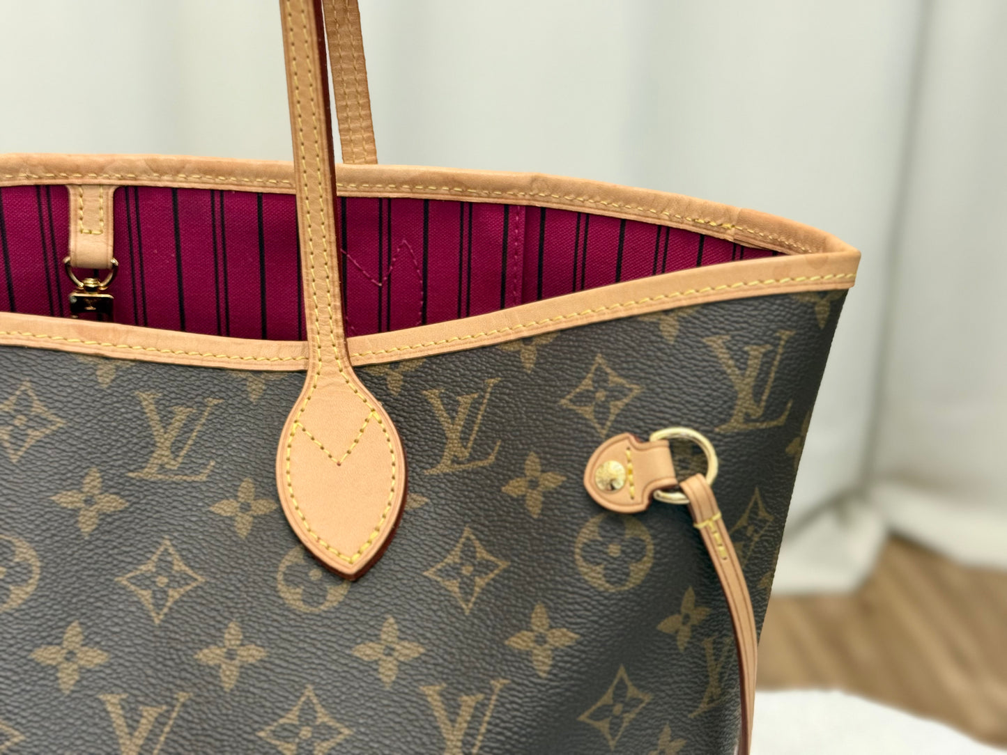 Loui Vuitton Neverfull MM Pivoine Bag and Pouch