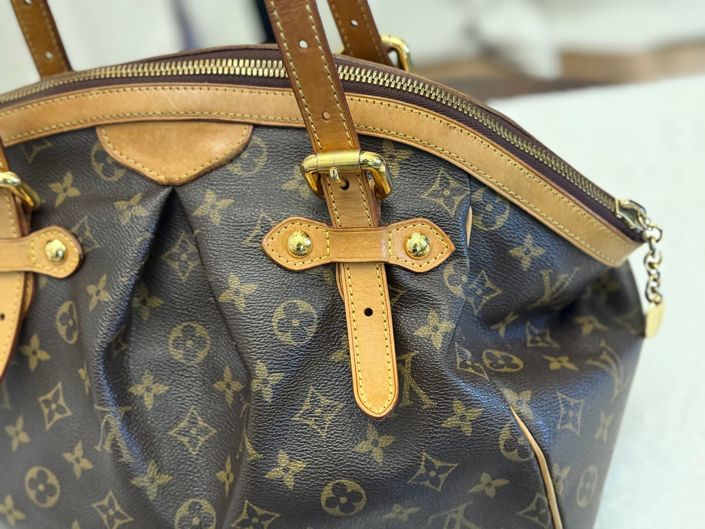 Louis Vuitton Tivoli GM Mono