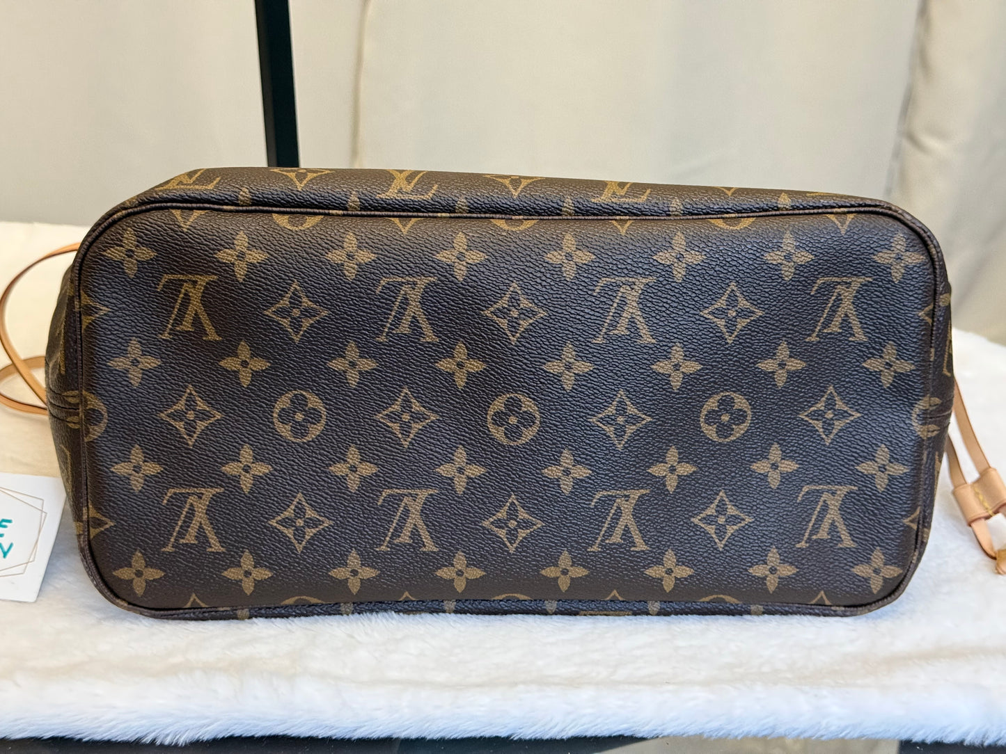 Louis Vuitton Neverfull MM Mono Pivoine Interior