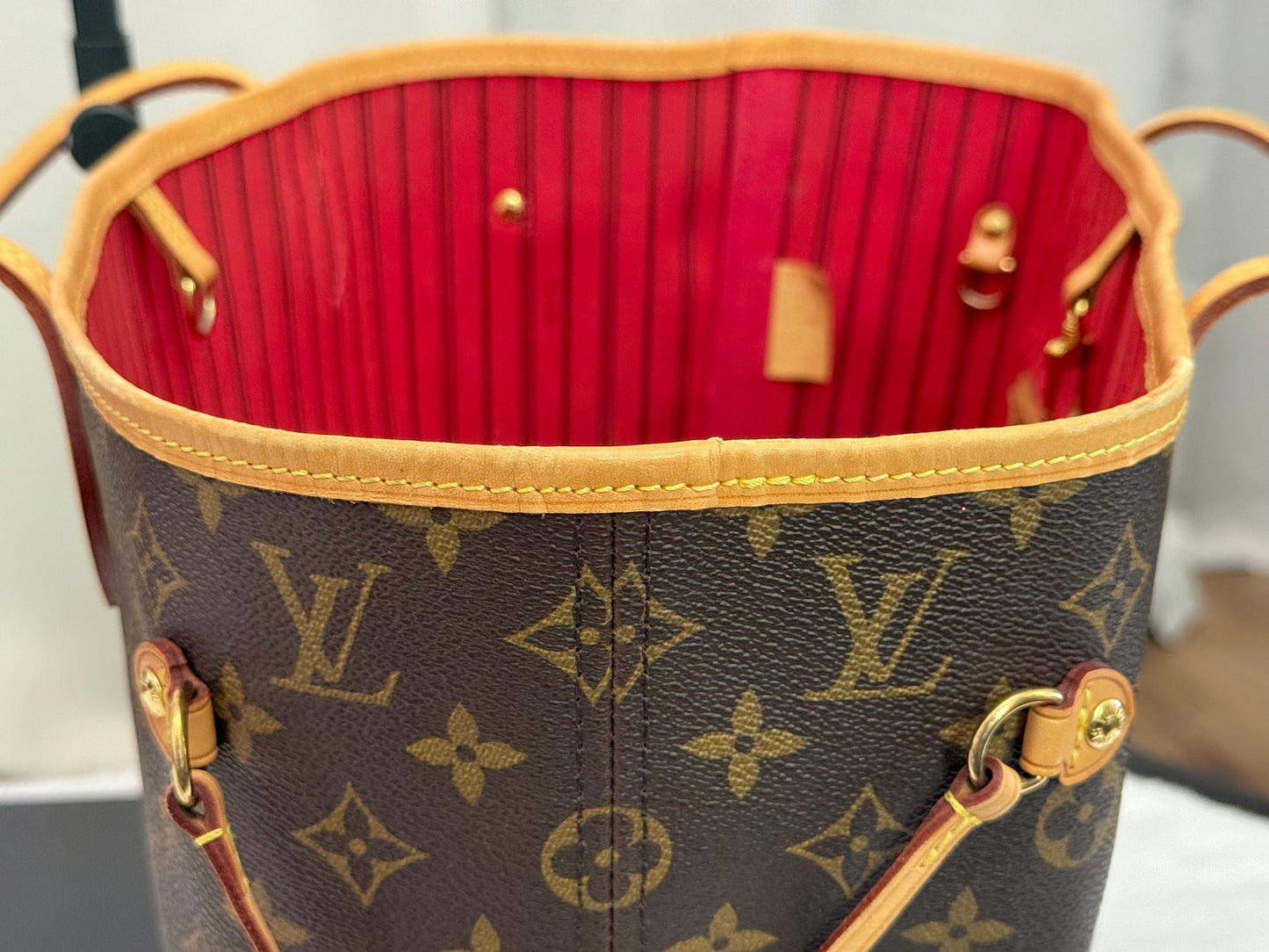 Louis Vuitton Neverfull MM Mono Cerise