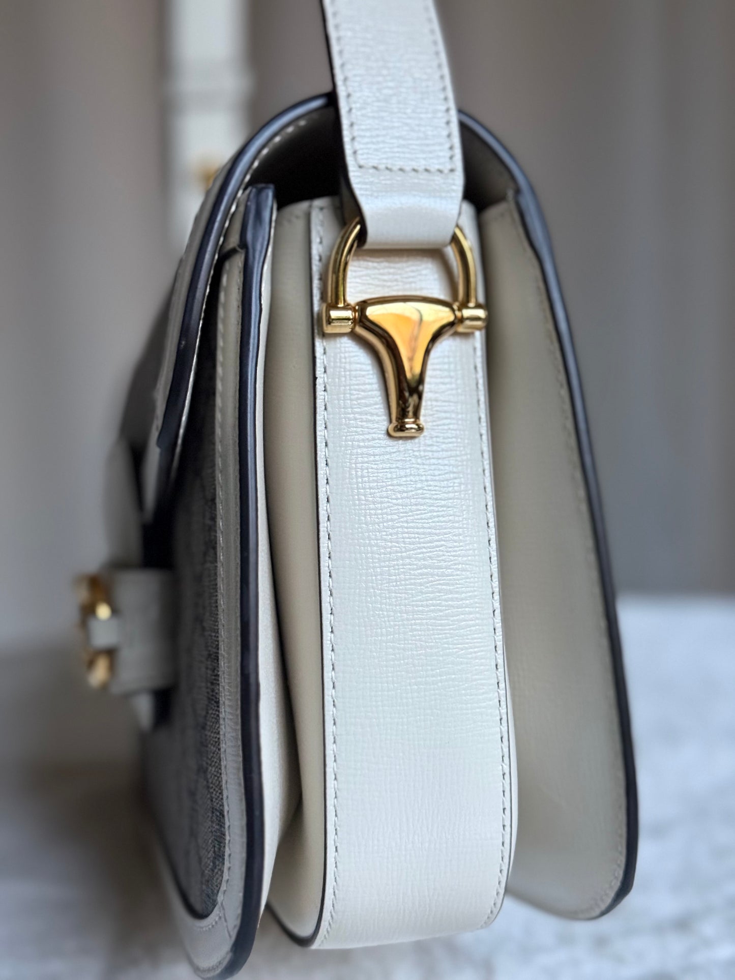 Gucci GG Horsebit 1955 with White Leather Small Shoulder Bag