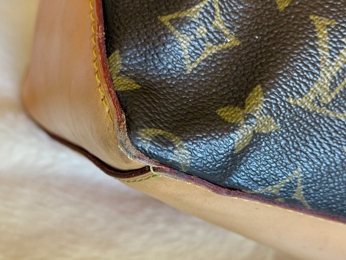 Louis Vuitton Cabas Mezzo Mono