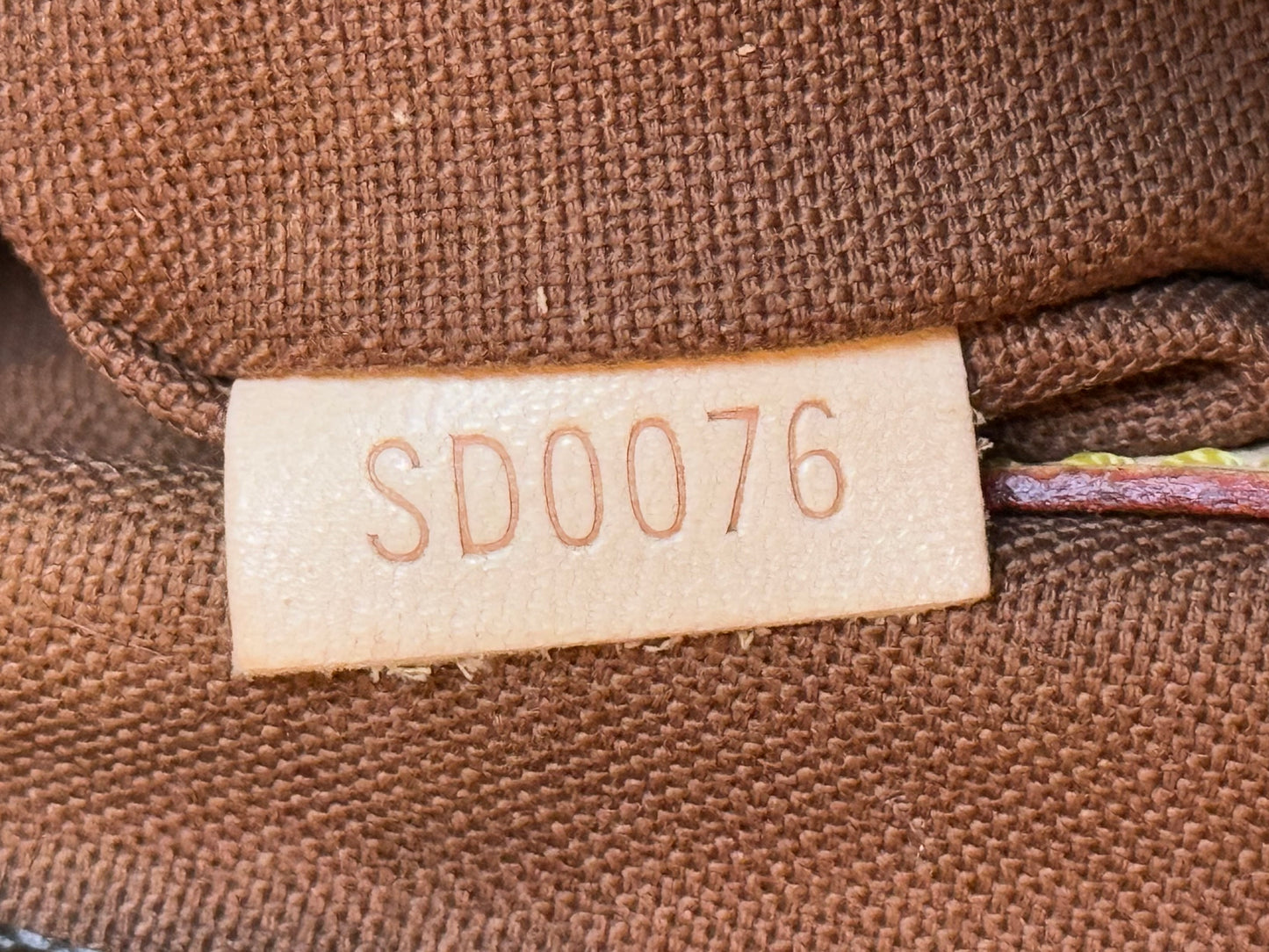 Louis Vuitton Cabas Mezzo Mono